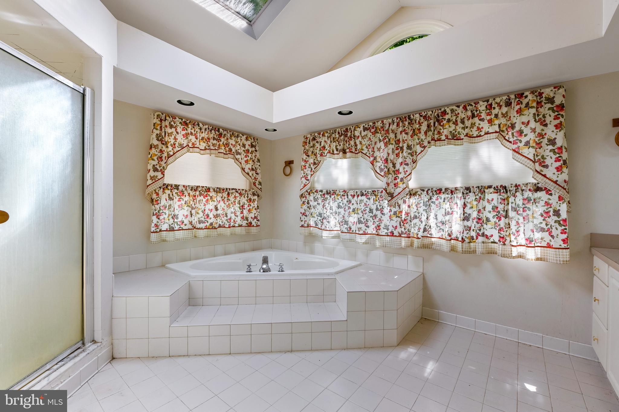 LOCH HAVEN - Residential