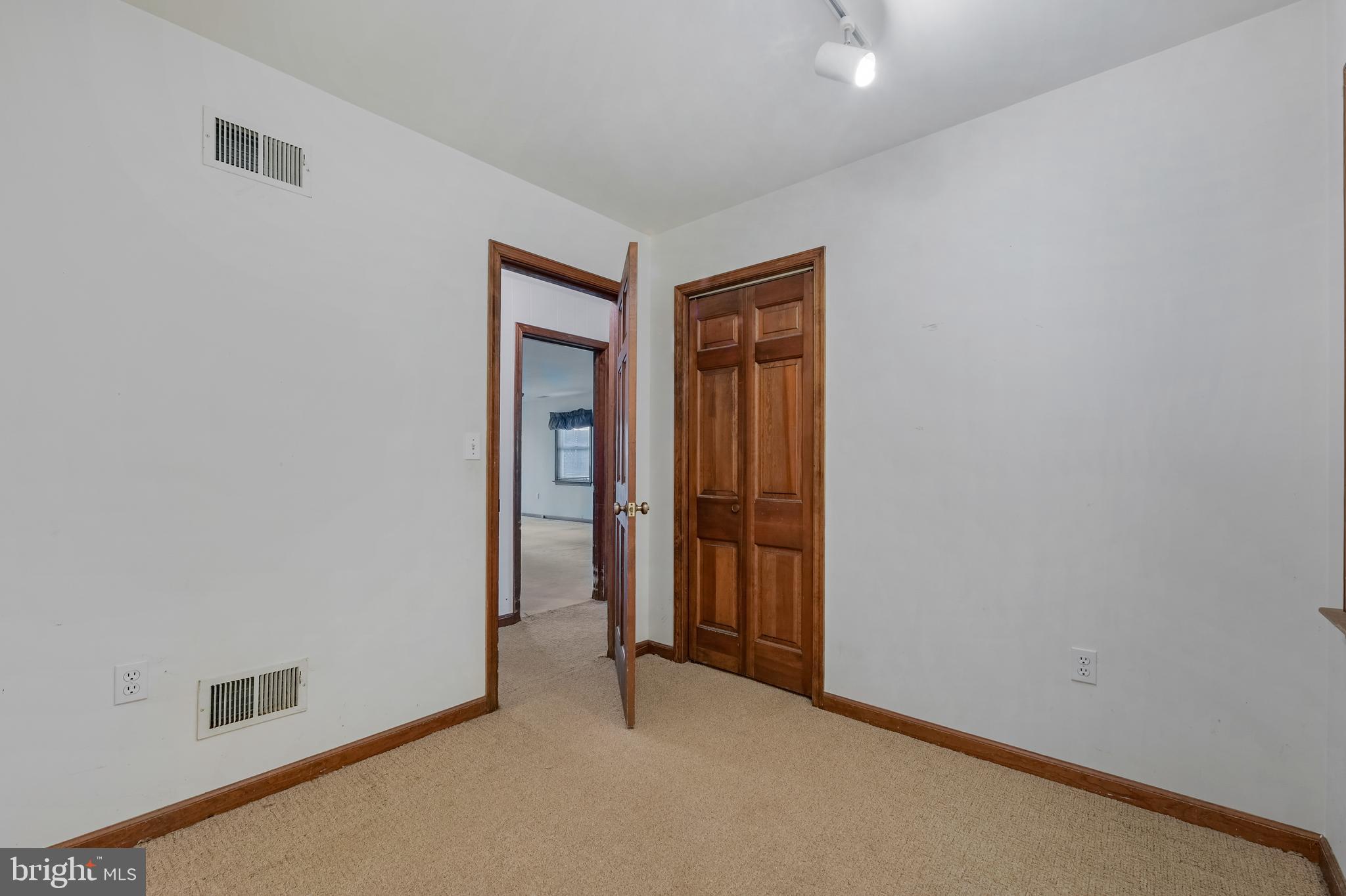 LOCH HAVEN - Residential