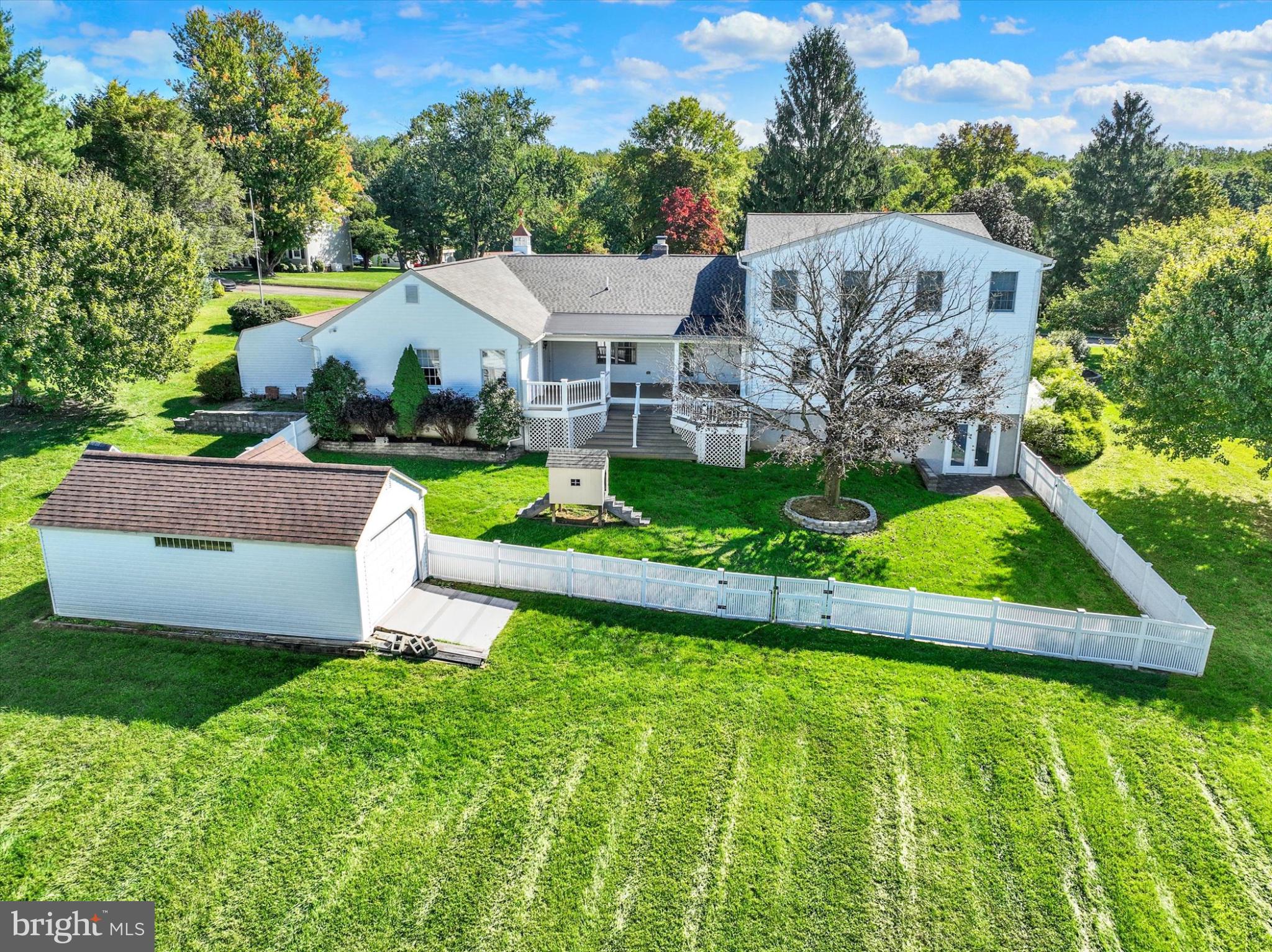 1902 PARKWOOD DRIVE