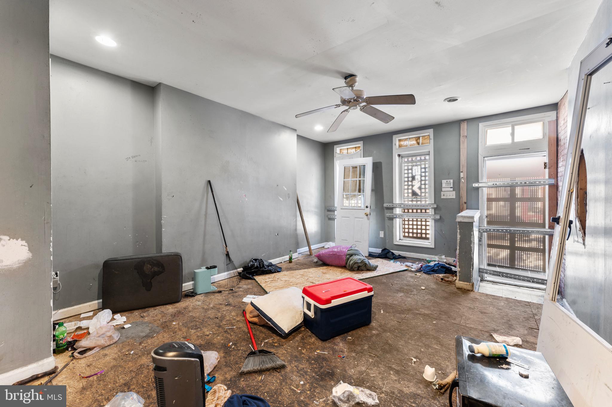 SANDTOWN-WINCHESTER - Residential