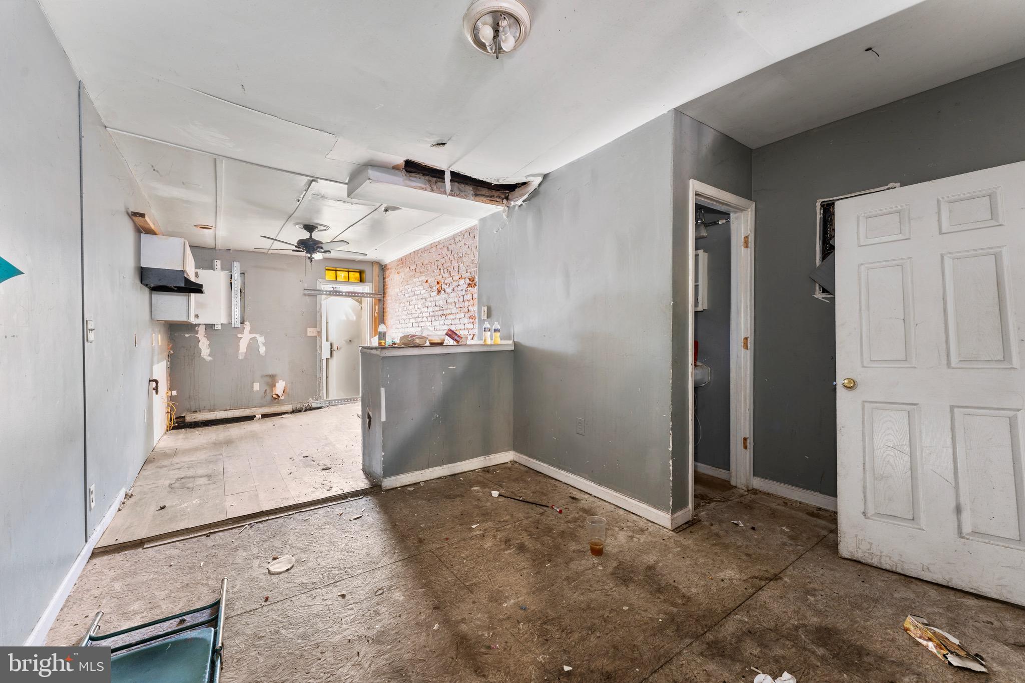 SANDTOWN-WINCHESTER - Residential