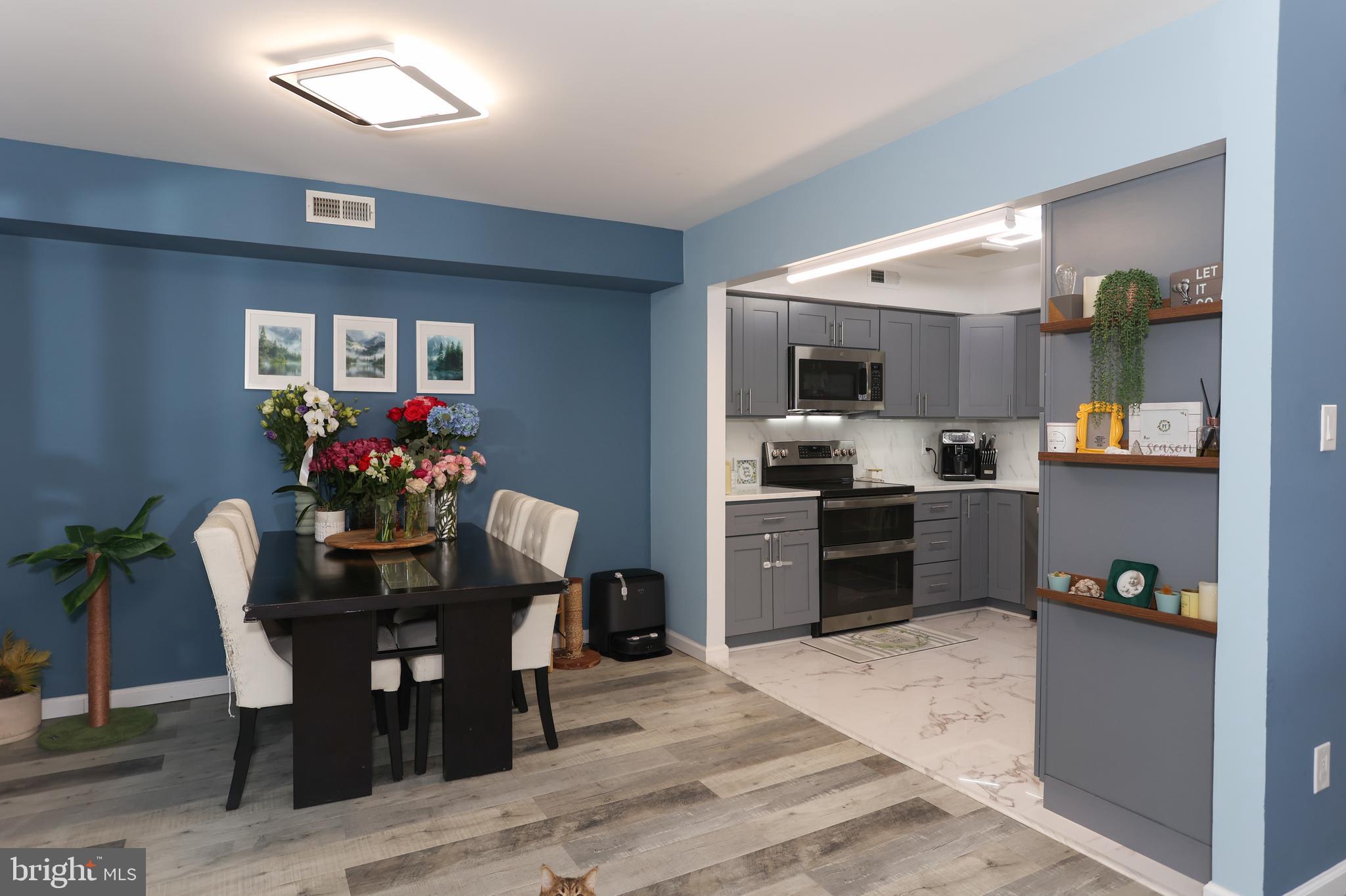 ASHTON-WOODENBRIDGE - Residential