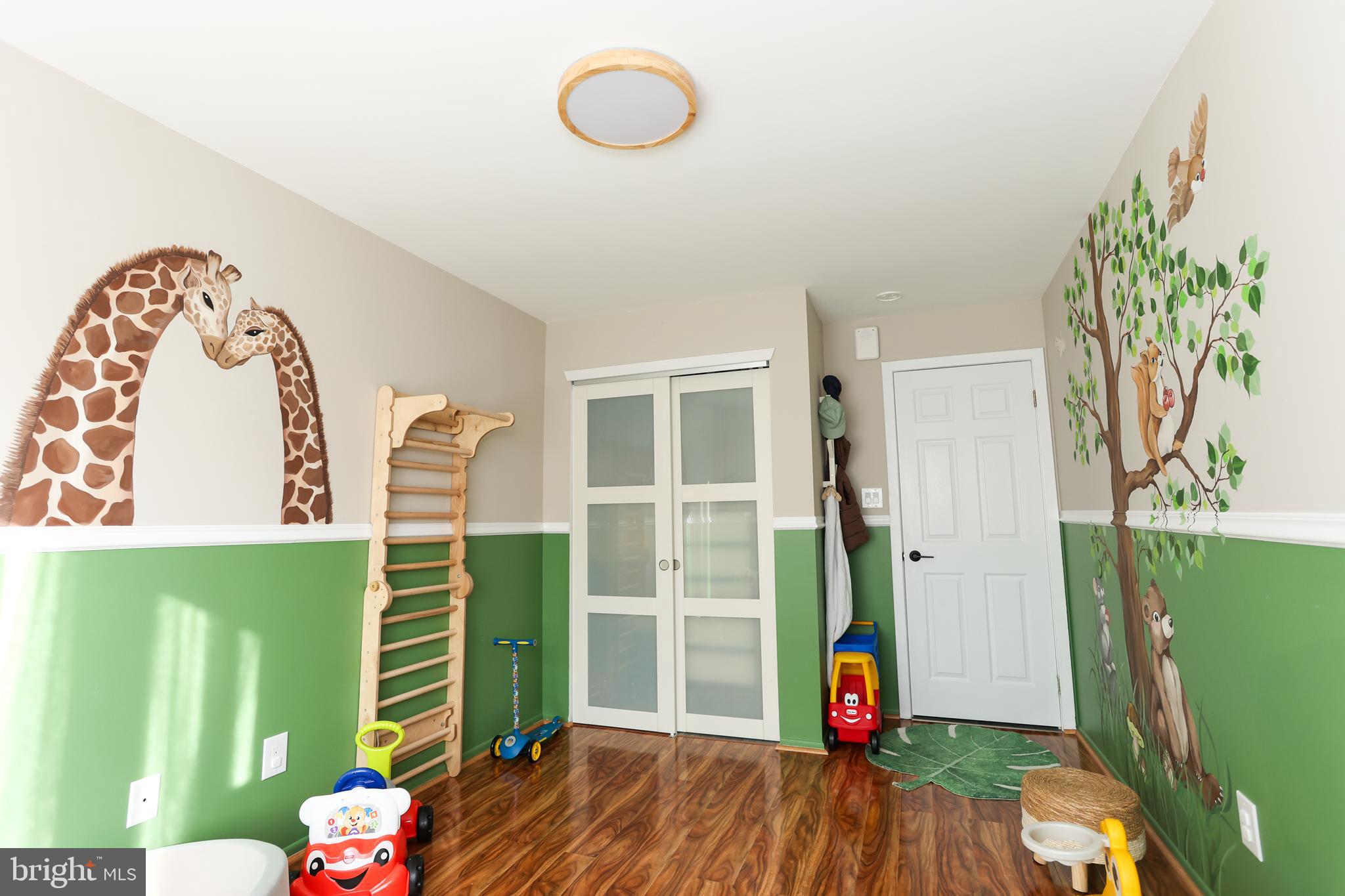 ASHTON-WOODENBRIDGE - Residential