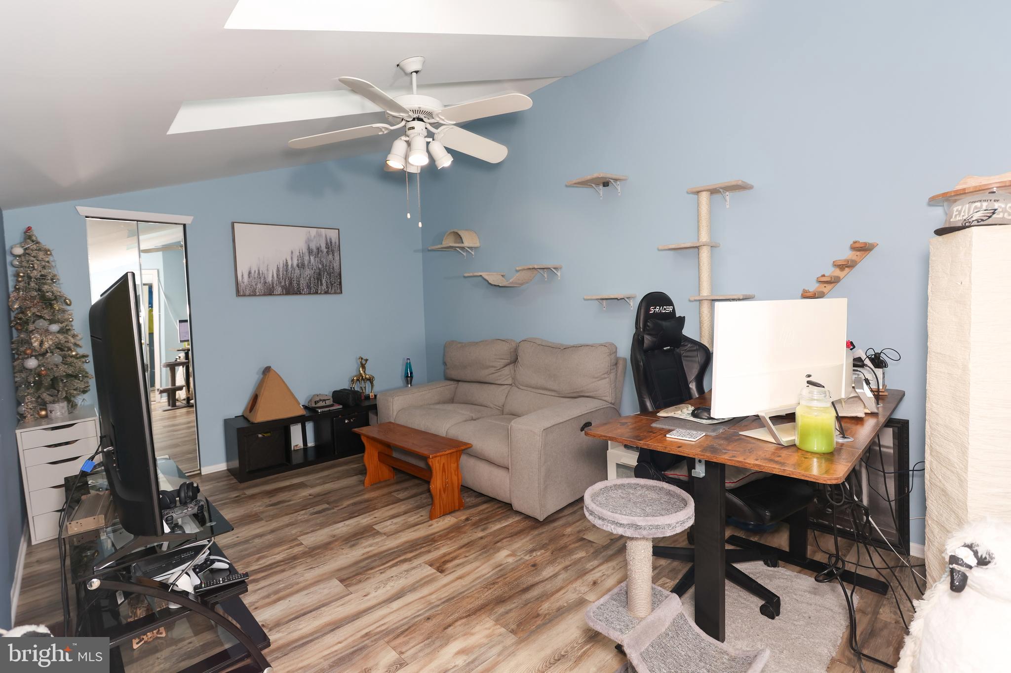 ASHTON-WOODENBRIDGE - Residential