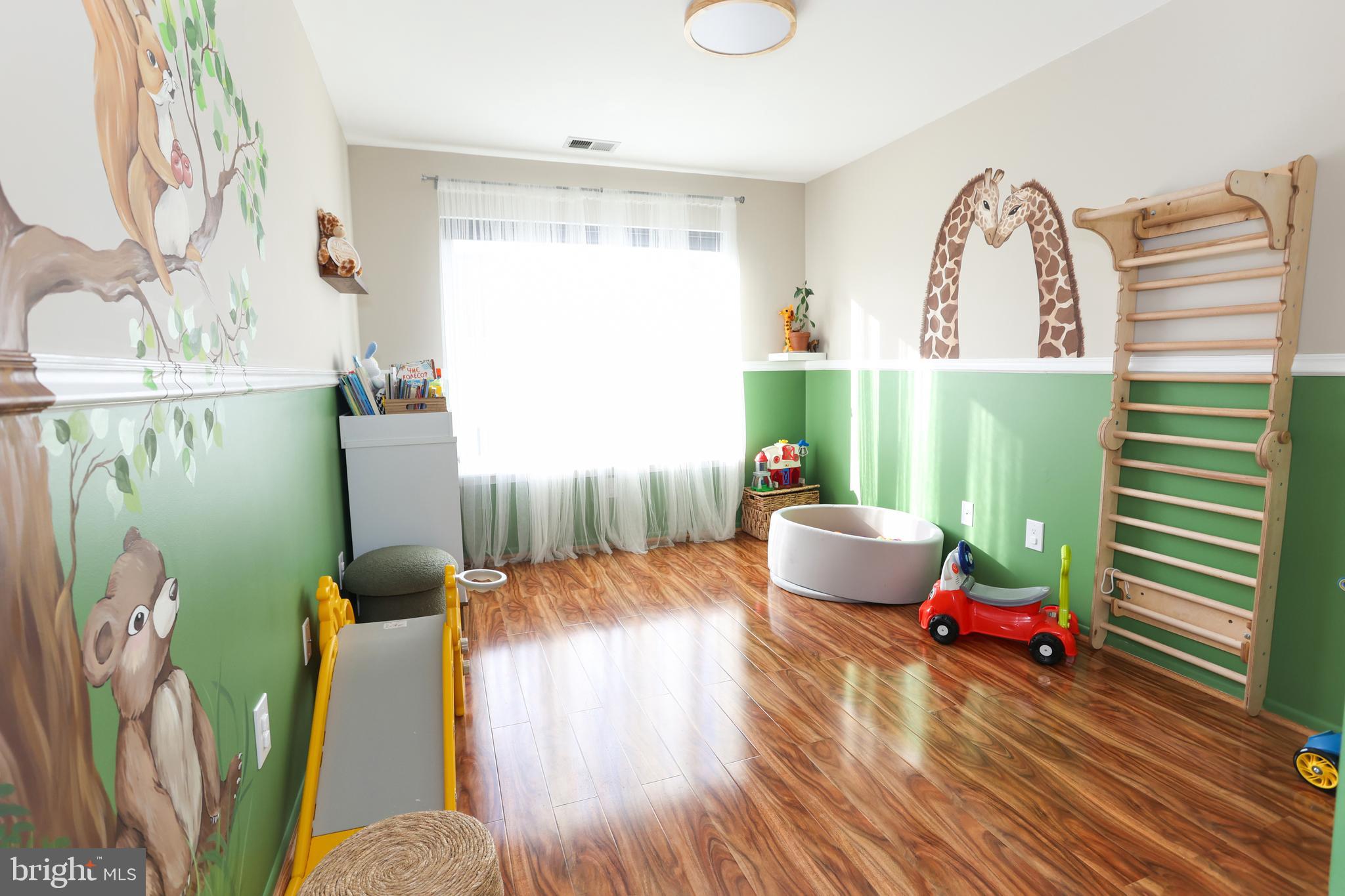 ASHTON-WOODENBRIDGE - Residential