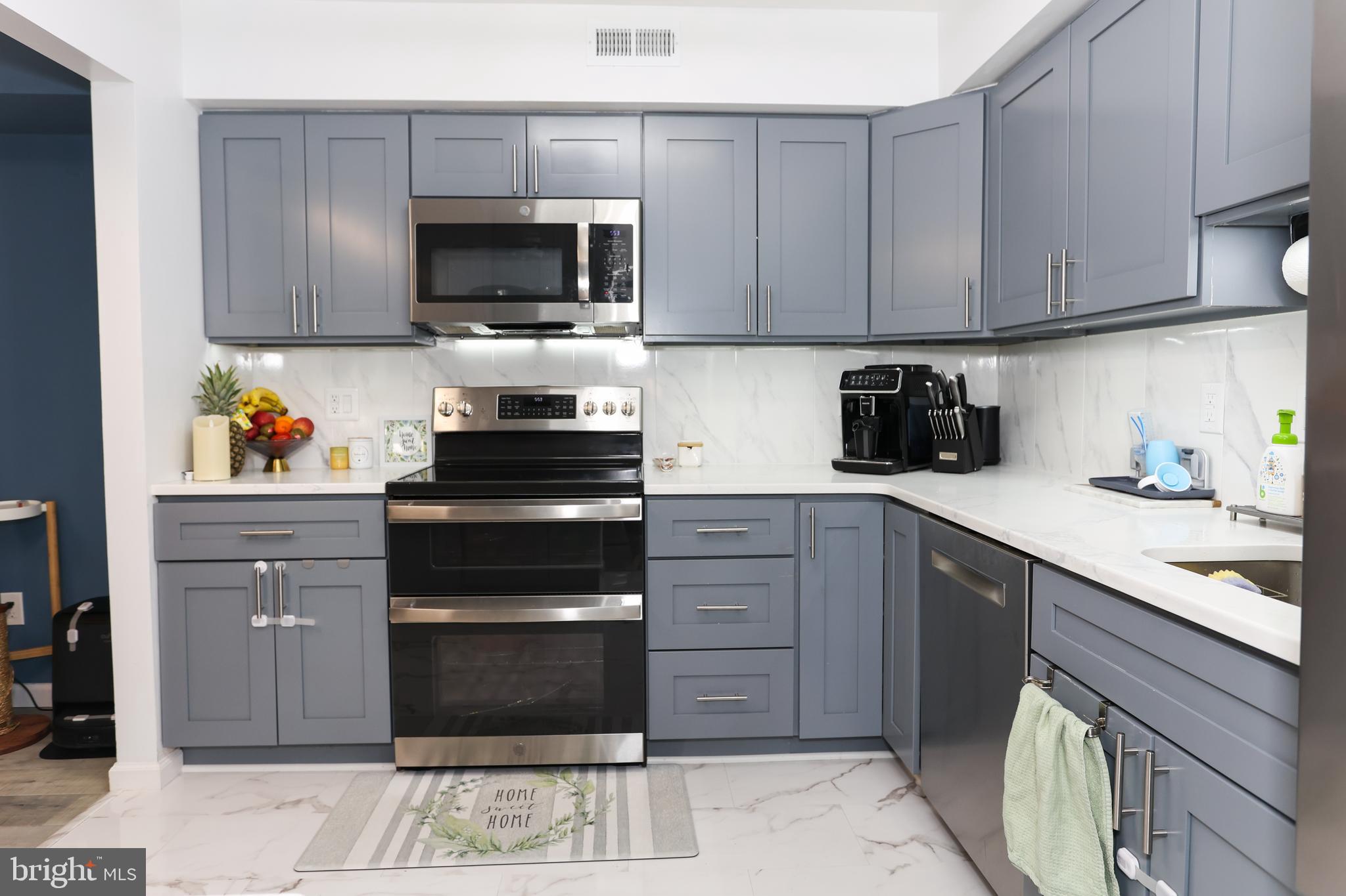 ASHTON-WOODENBRIDGE - Residential