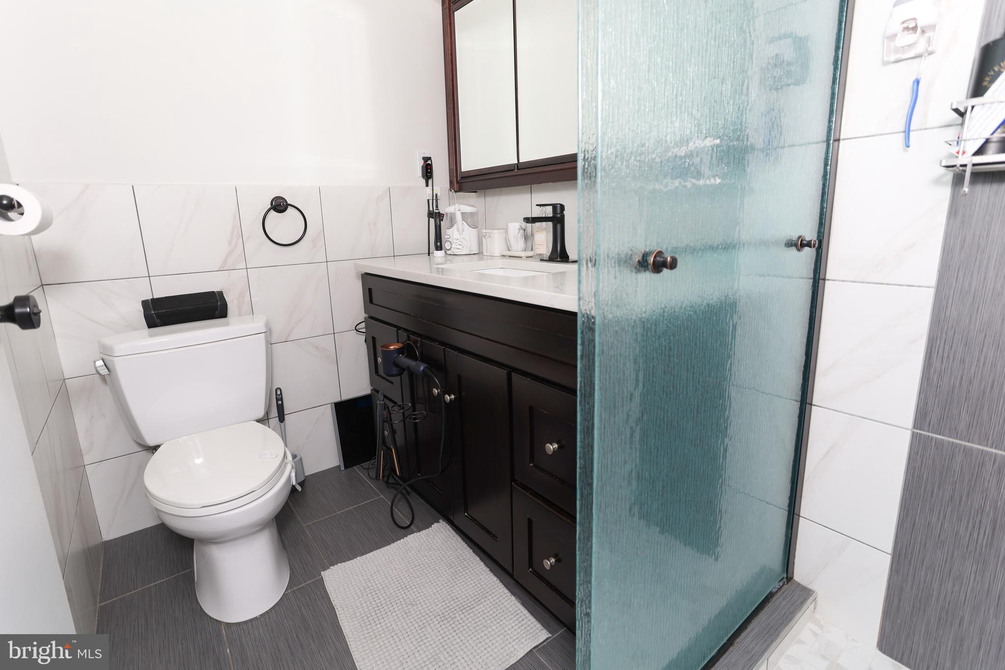 ASHTON-WOODENBRIDGE - Residential