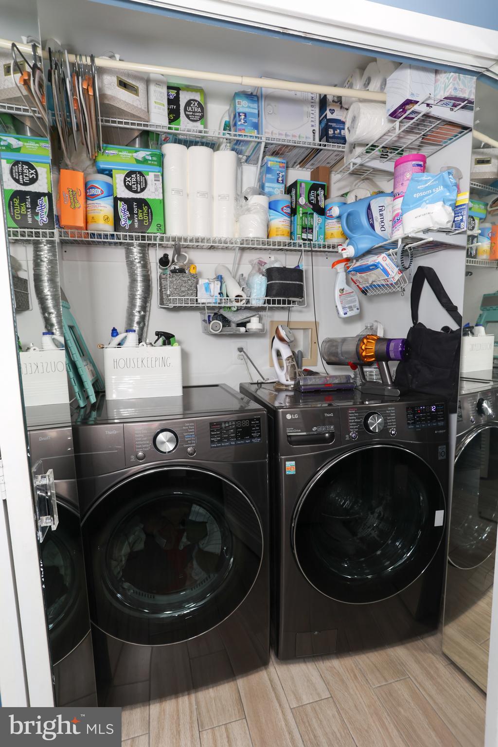 ASHTON-WOODENBRIDGE - Residential