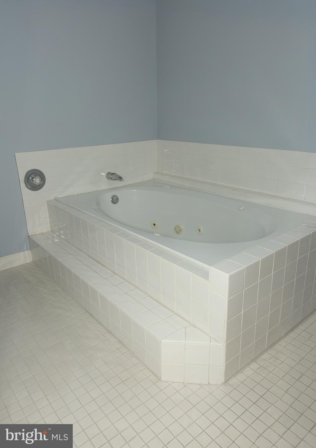 ASHTON-WOODENBRIDGE - Residential