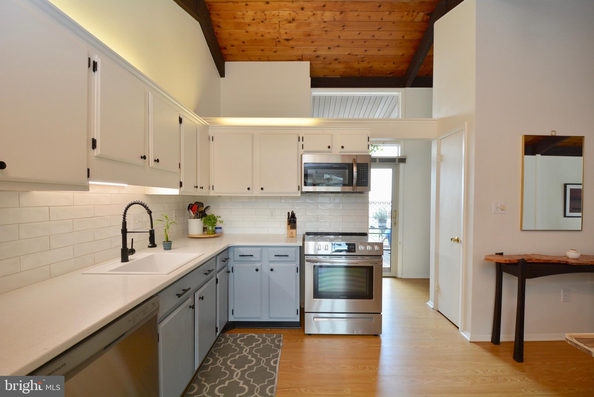 LAKE RIDGE- COLBY - Residential