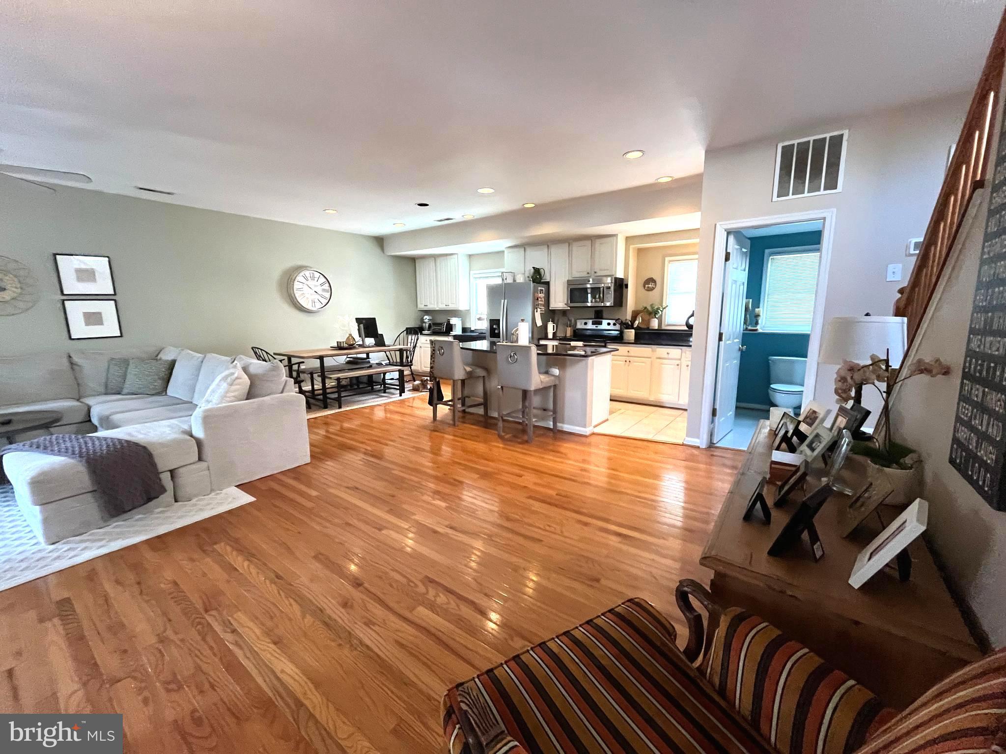 LAKELANDS - Residential Lease