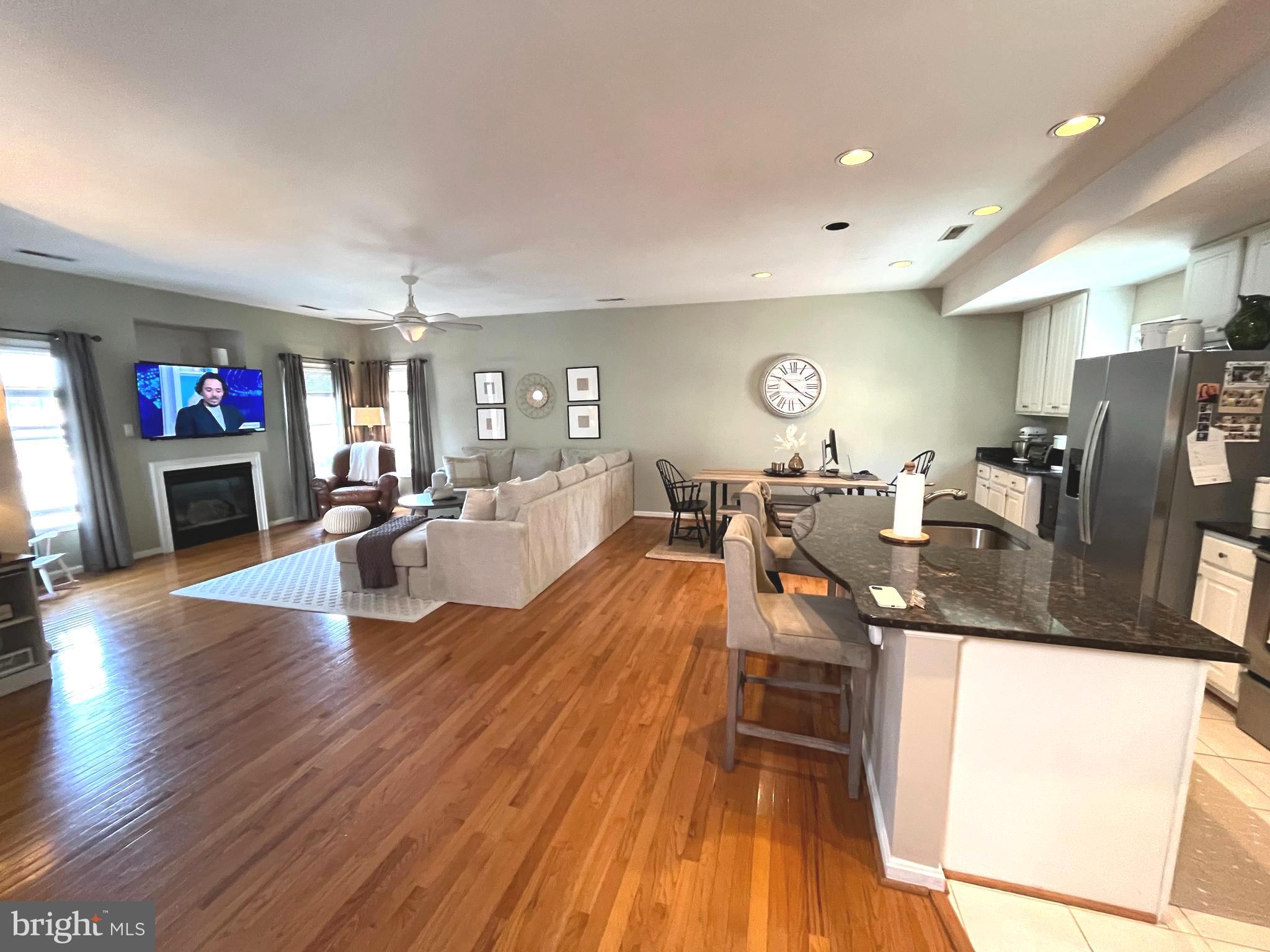 LAKELANDS - Residential Lease