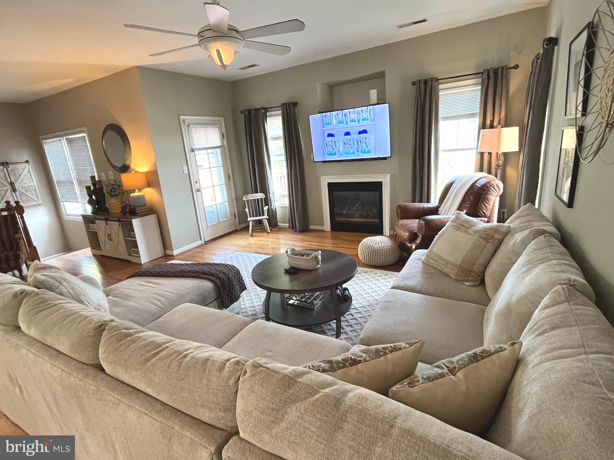 LAKELANDS - Residential Lease