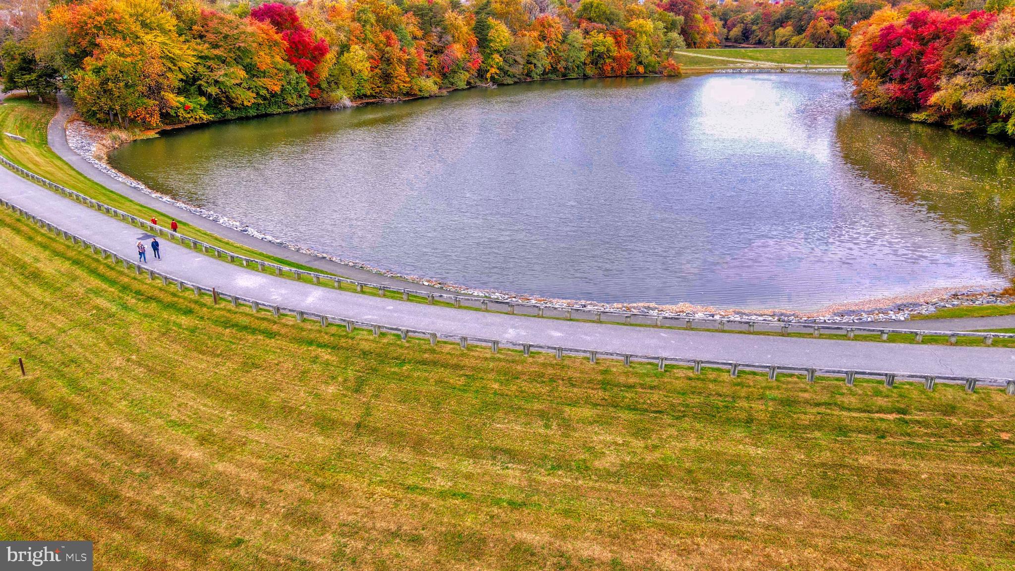 LAKELANDS - Residential Lease