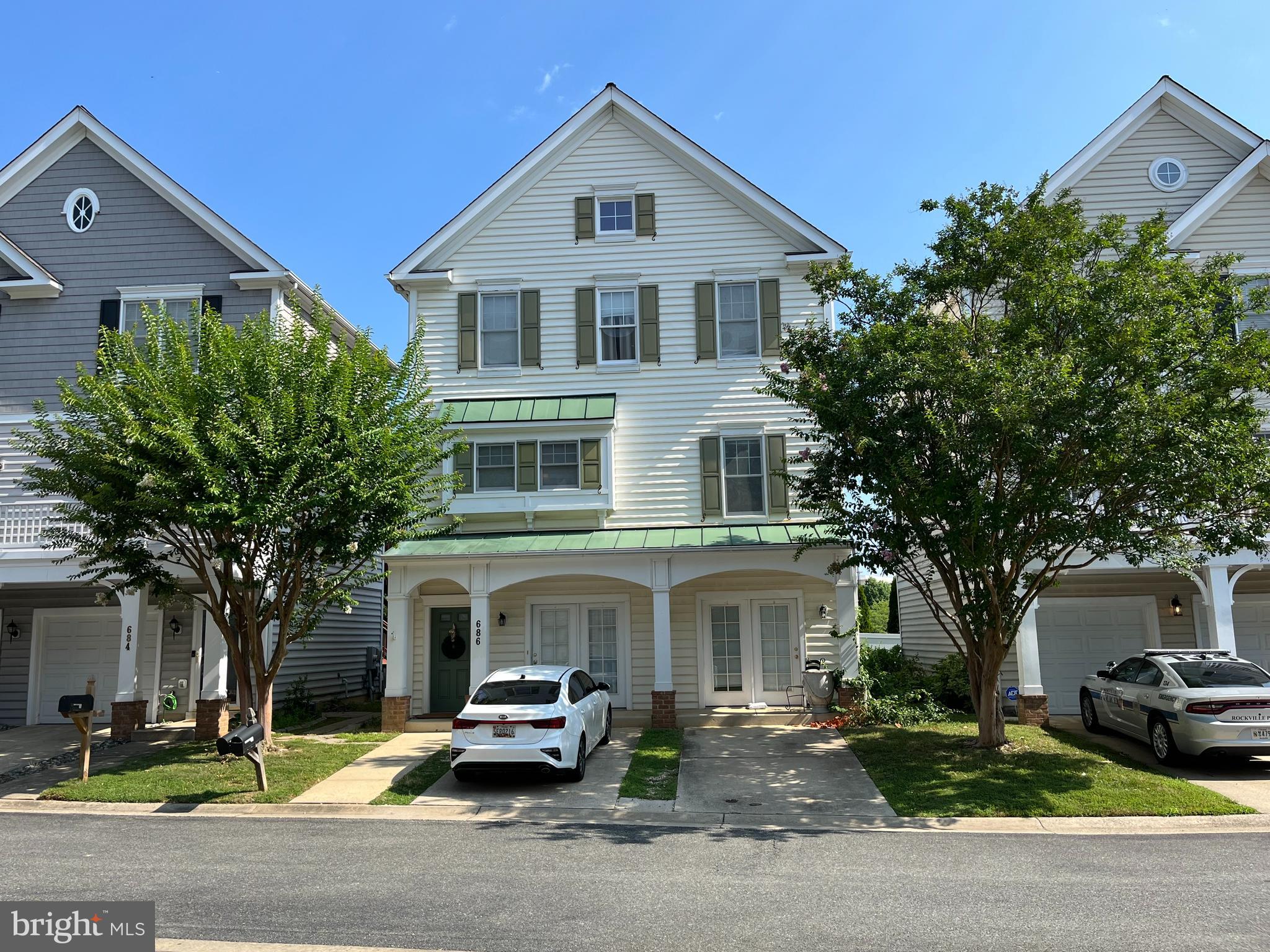 LAKELANDS - Residential Lease