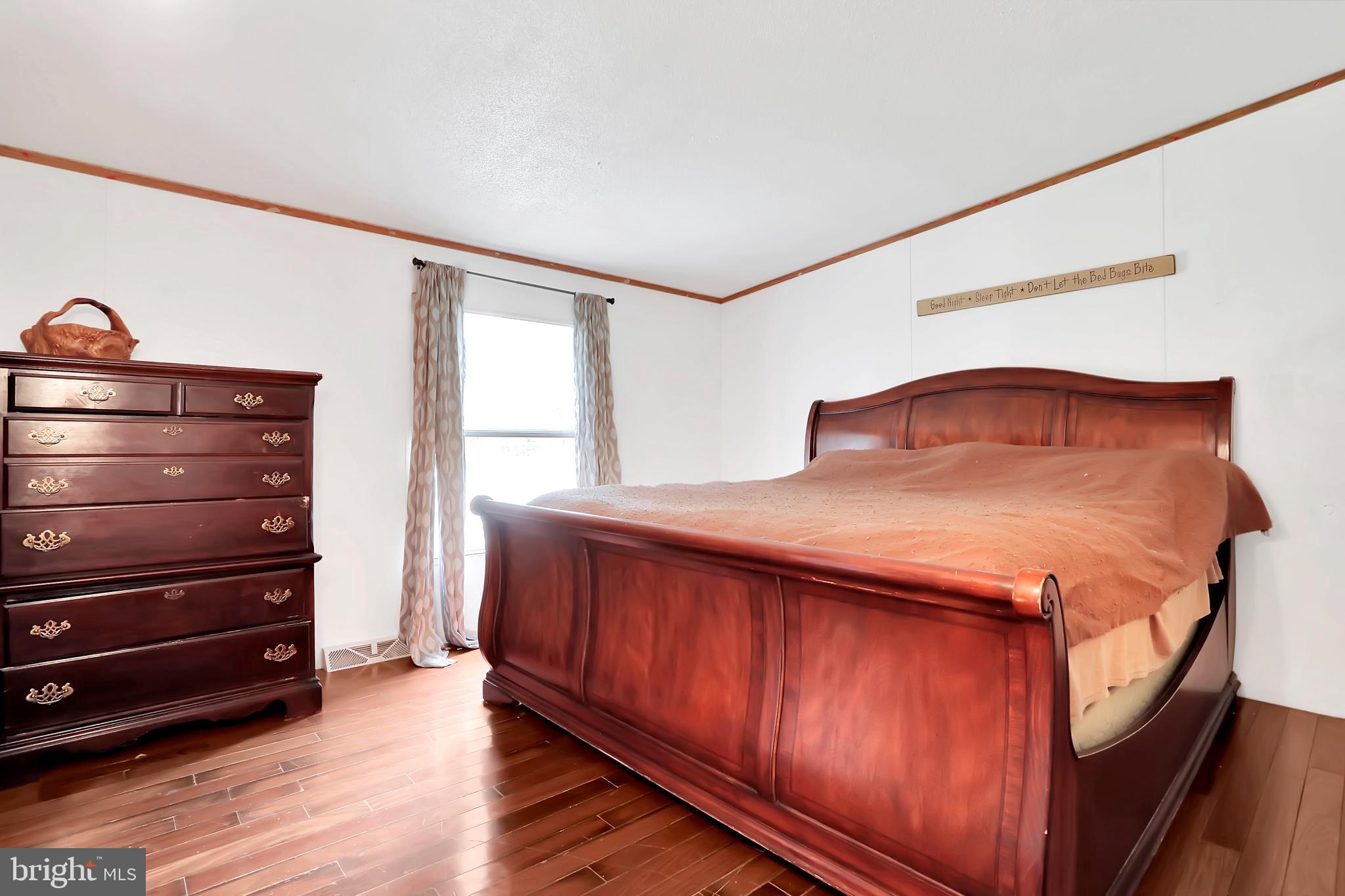 GOLDEN ACRES - Residential