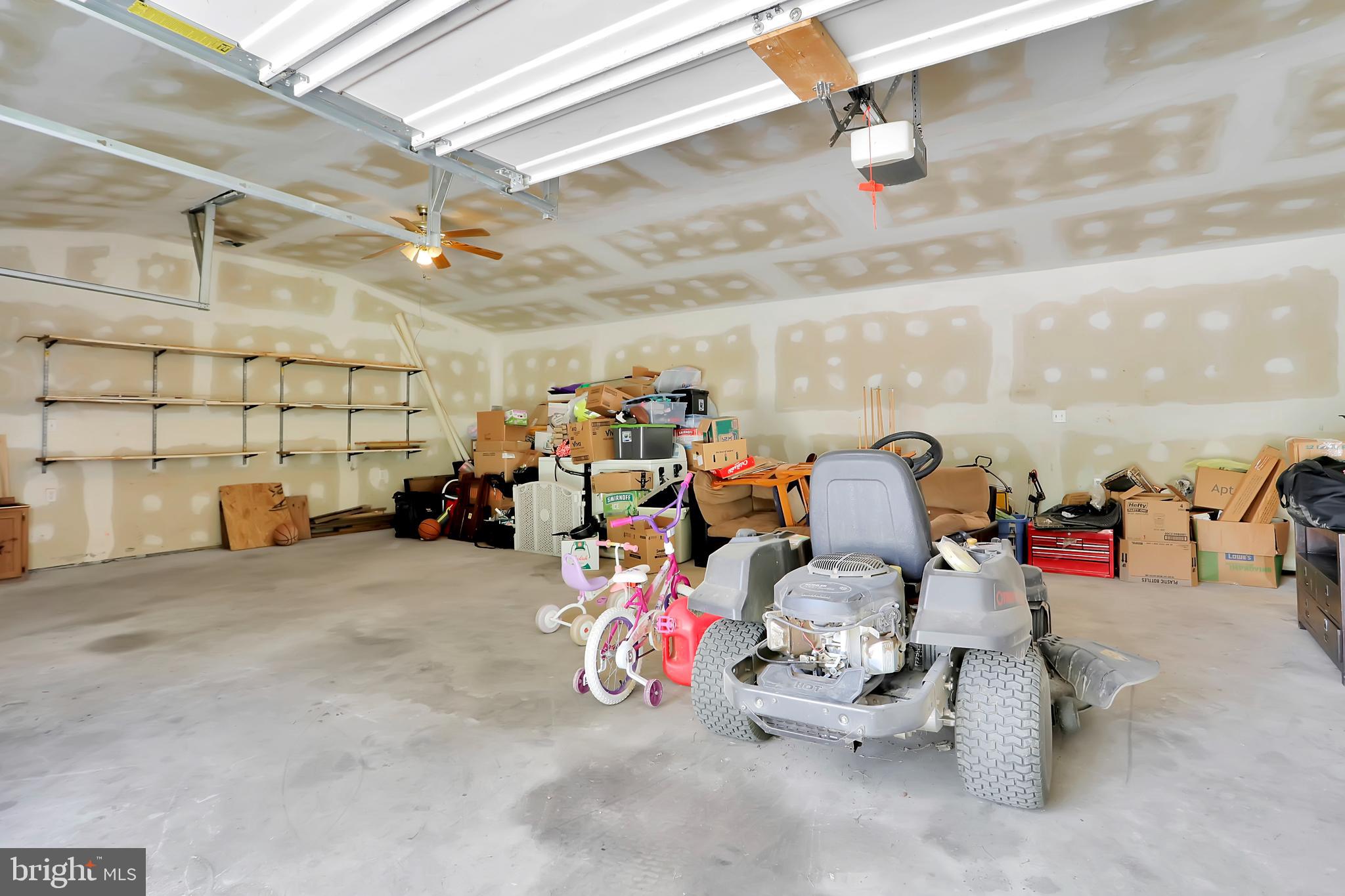 GOLDEN ACRES - Residential