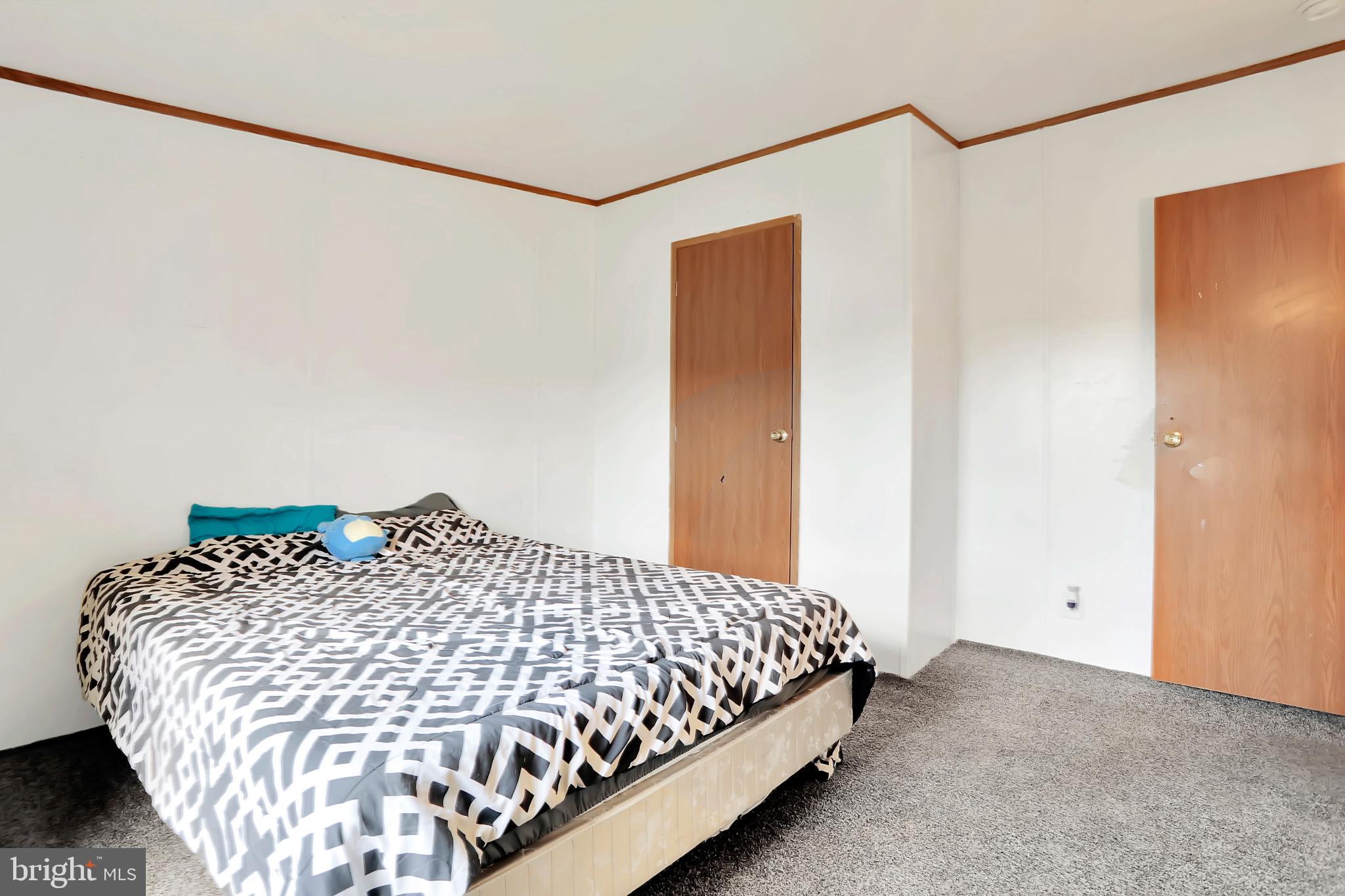 GOLDEN ACRES - Residential