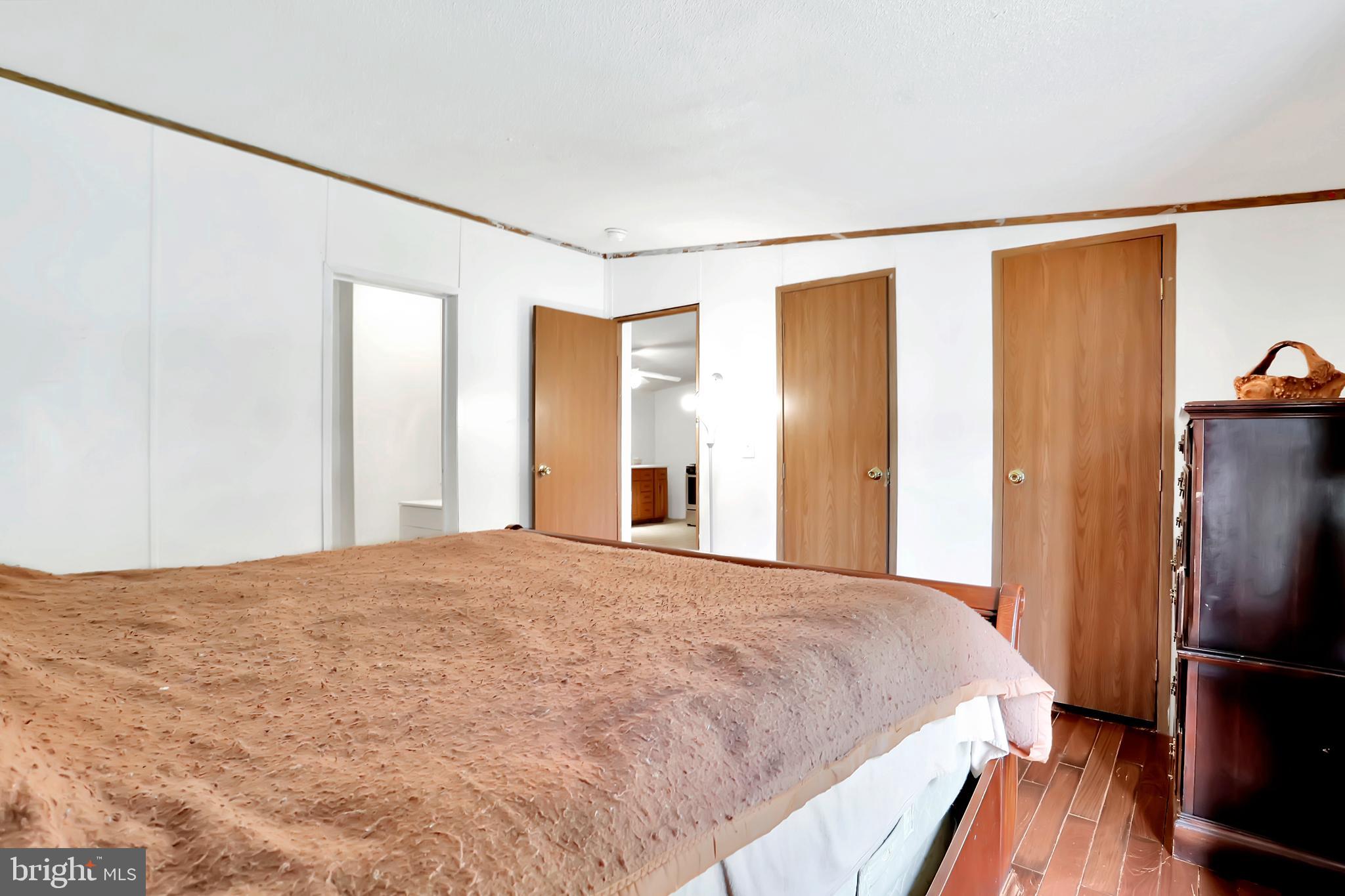 GOLDEN ACRES - Residential