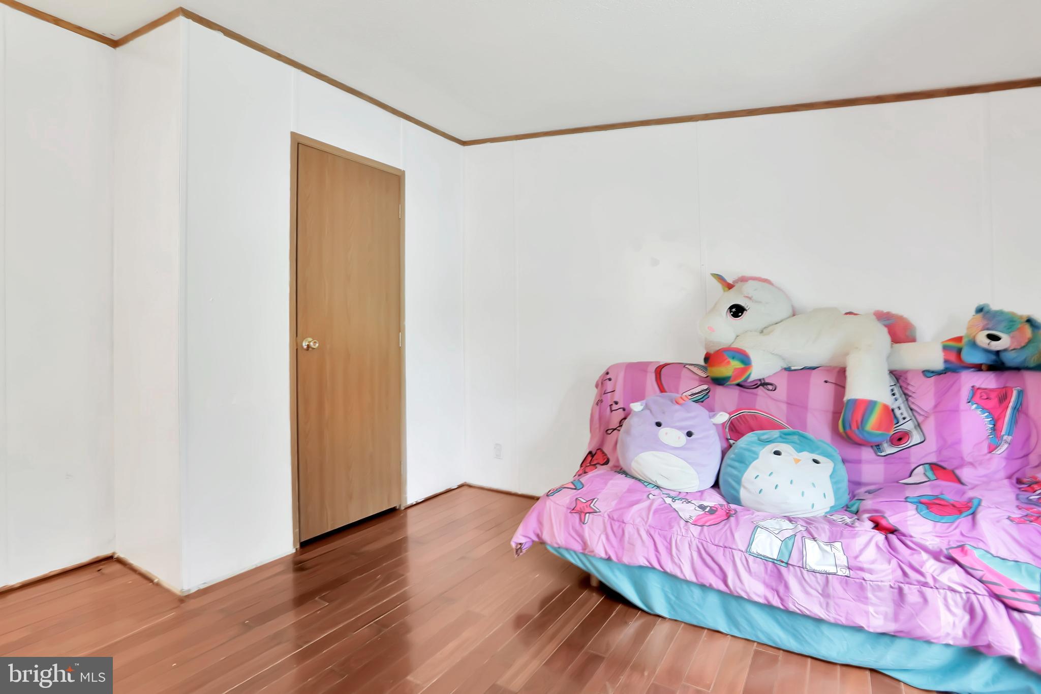 GOLDEN ACRES - Residential