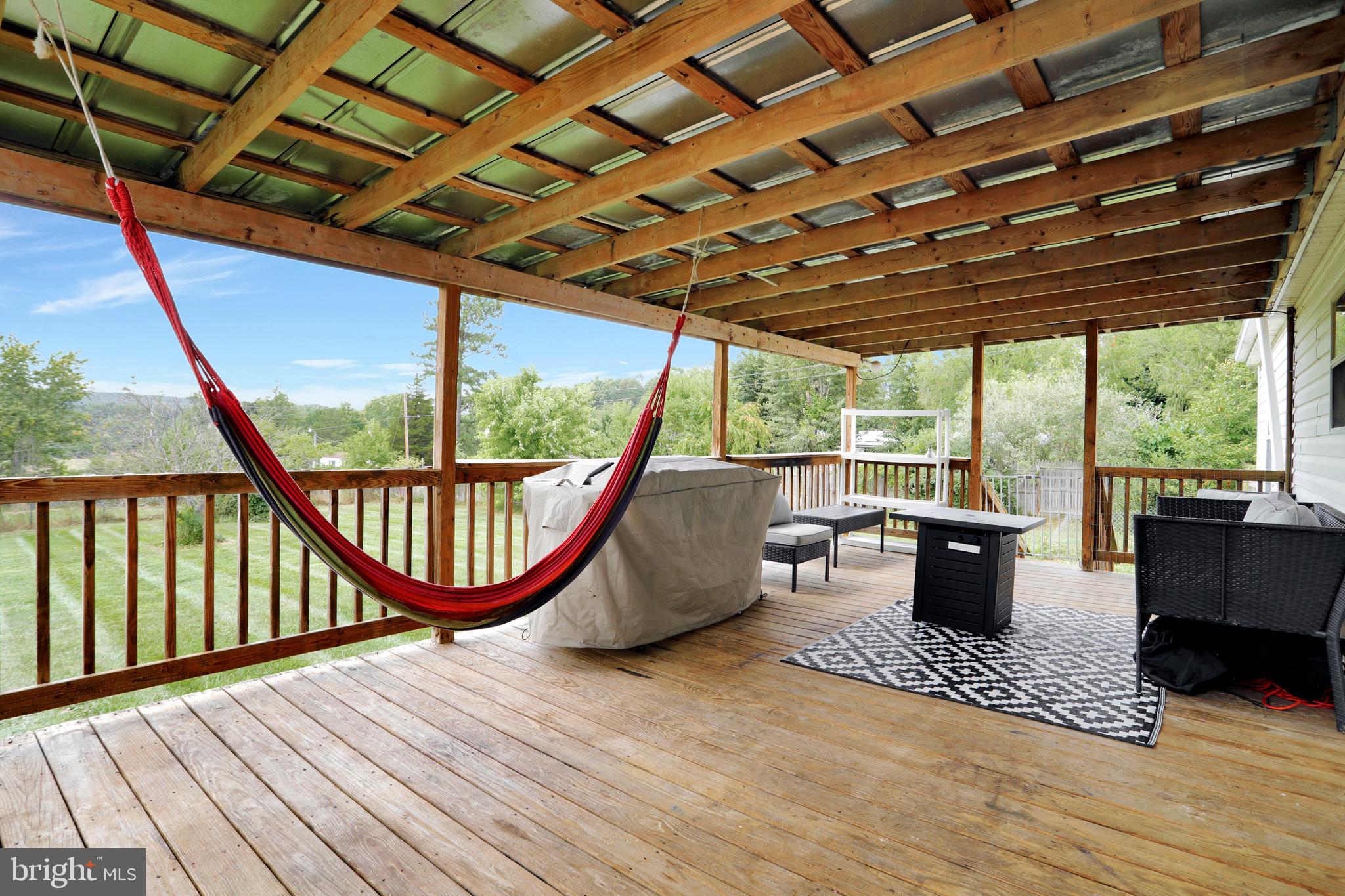 GOLDEN ACRES - Residential