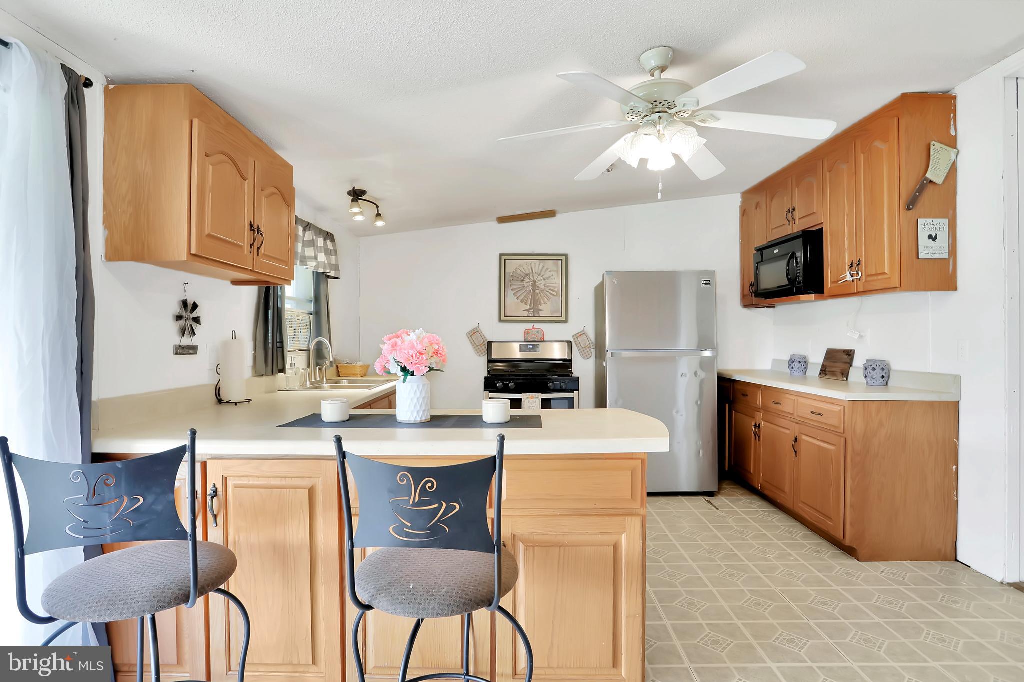 GOLDEN ACRES - Residential