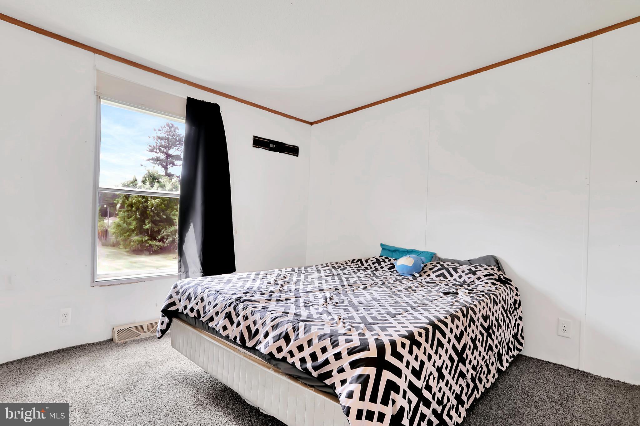 GOLDEN ACRES - Residential