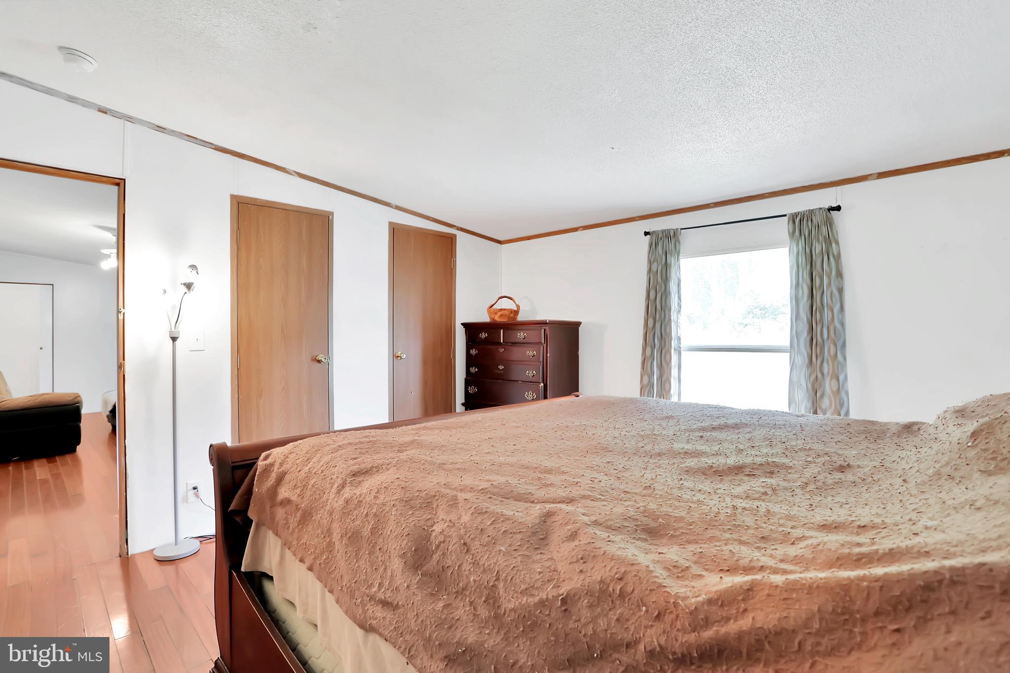 GOLDEN ACRES - Residential