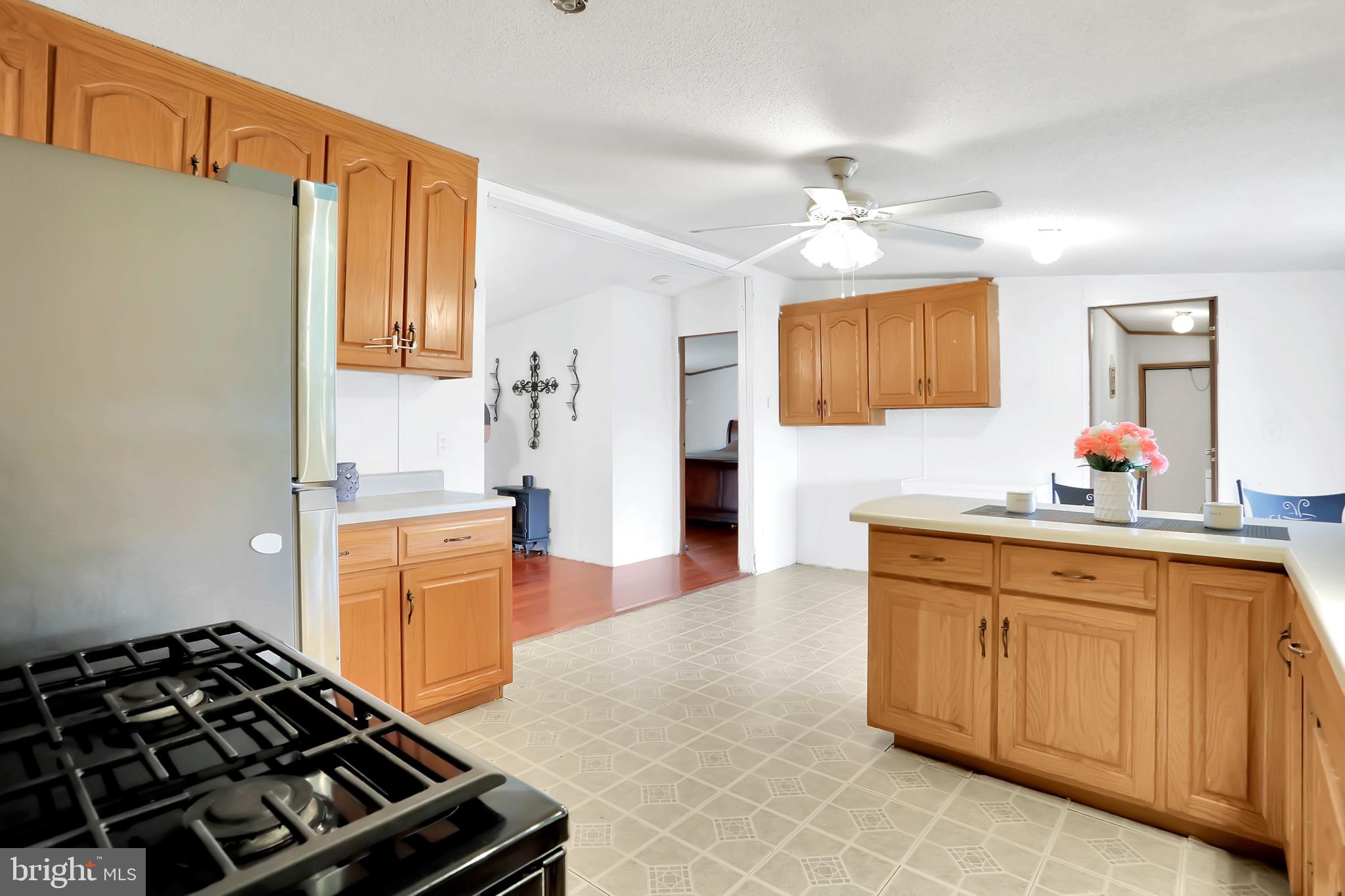 GOLDEN ACRES - Residential