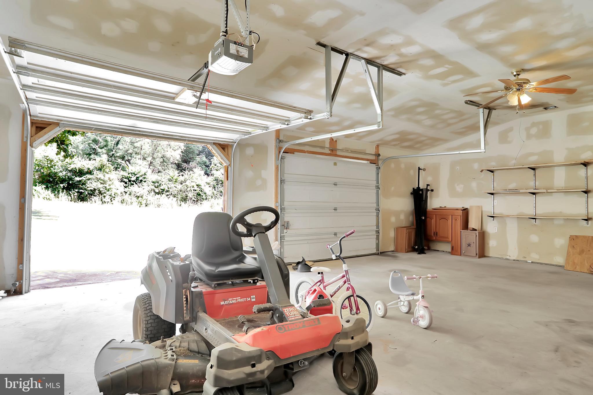 GOLDEN ACRES - Residential