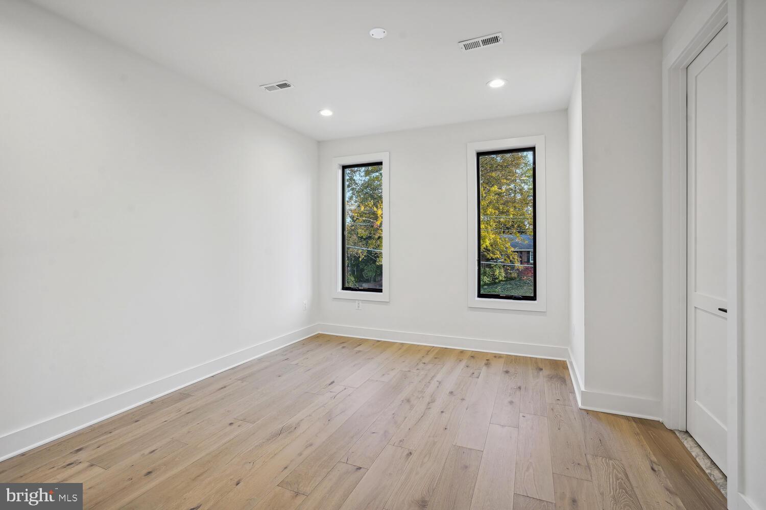 BROYHILLS MCLEAN ESTATES - Residential