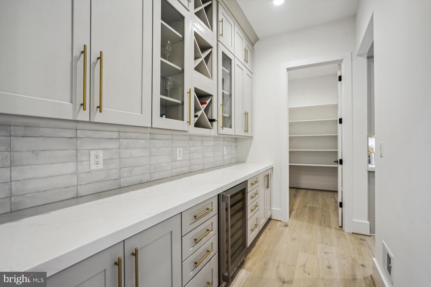 BROYHILLS MCLEAN ESTATES - Residential