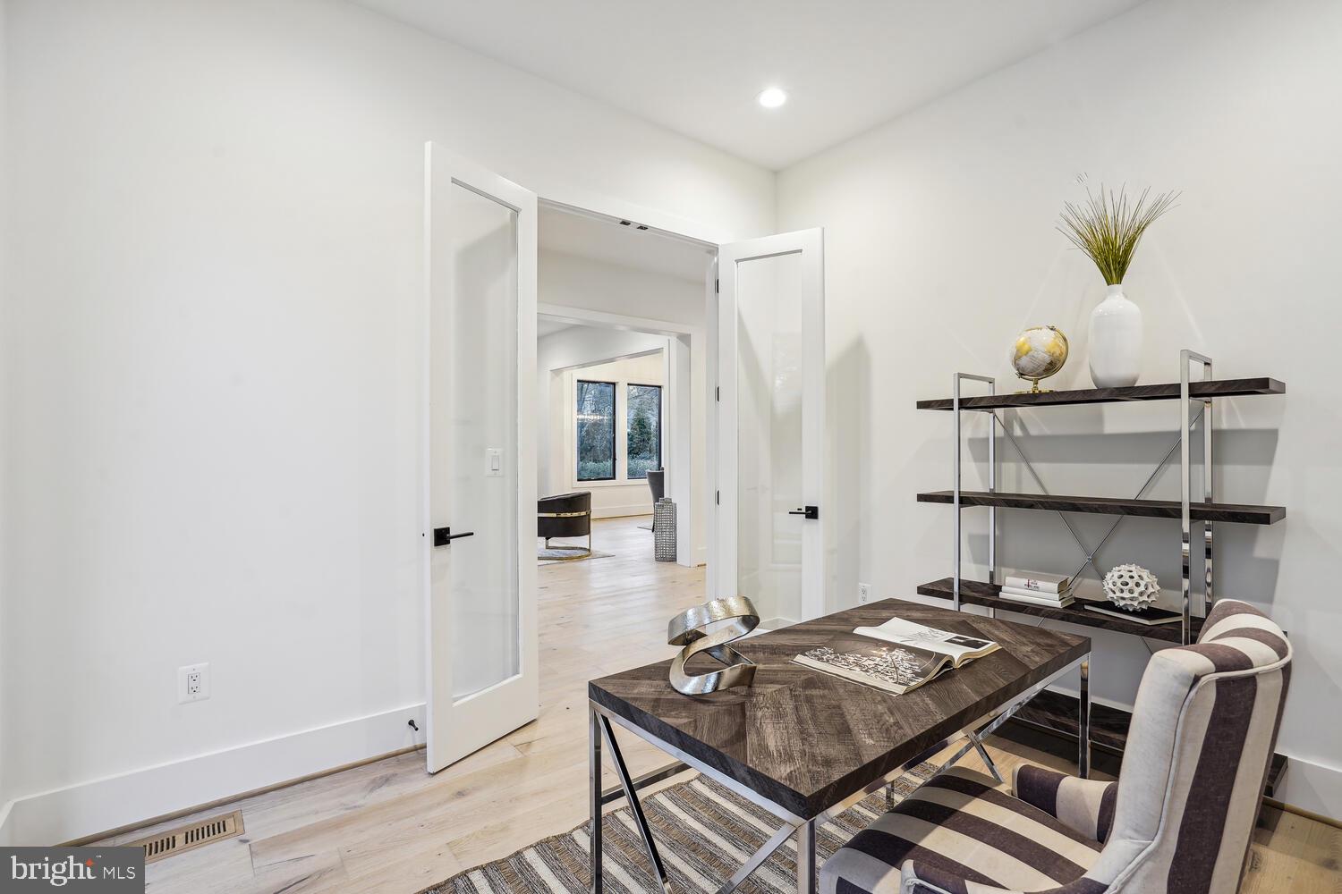 BROYHILLS MCLEAN ESTATES - Residential