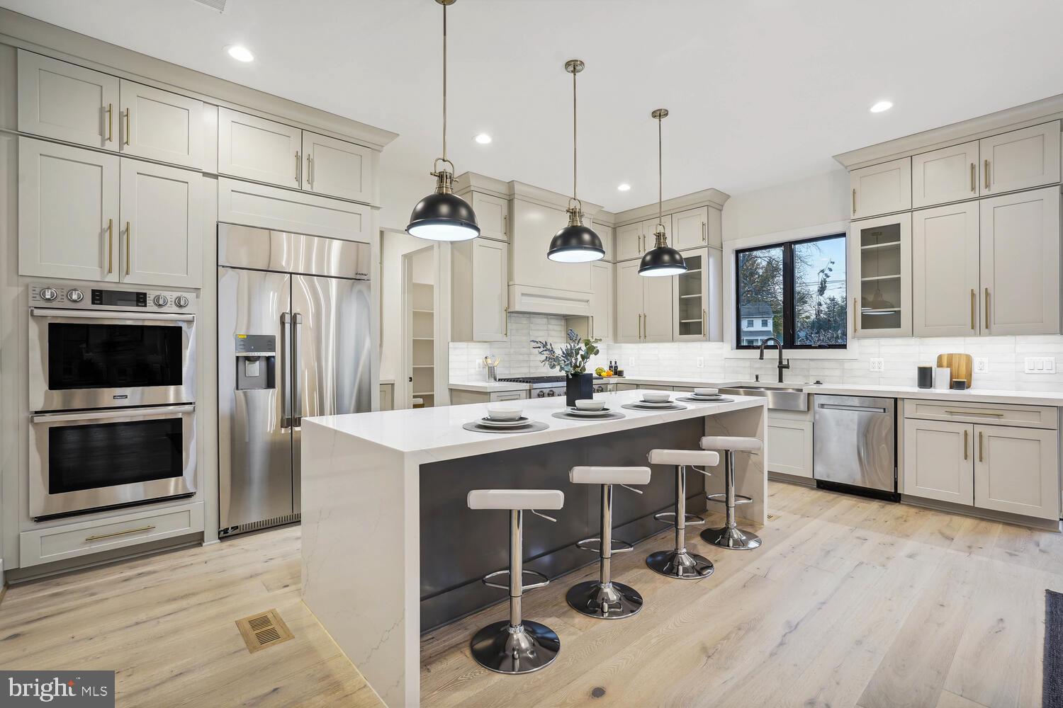 BROYHILLS MCLEAN ESTATES - Residential