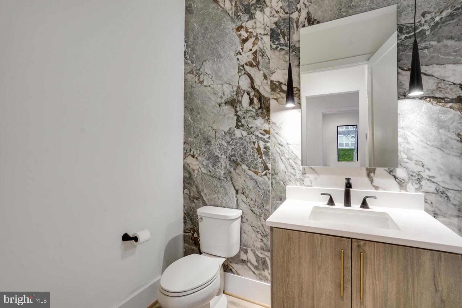 BROYHILLS MCLEAN ESTATES - Residential