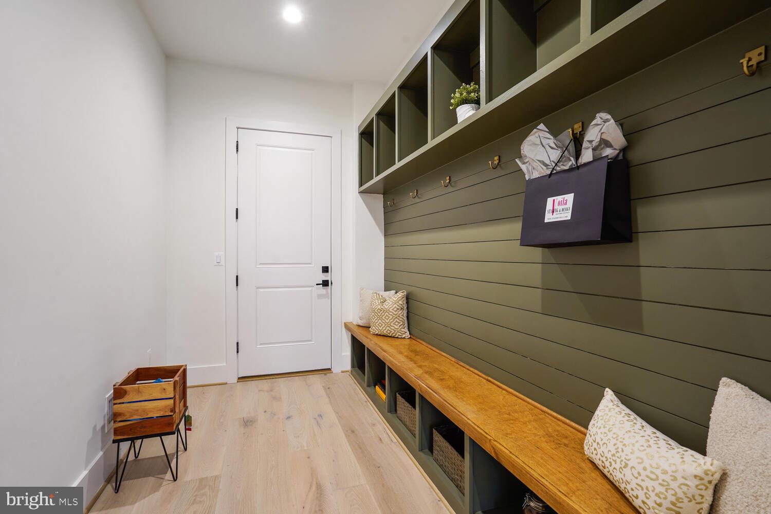 BROYHILLS MCLEAN ESTATES - Residential