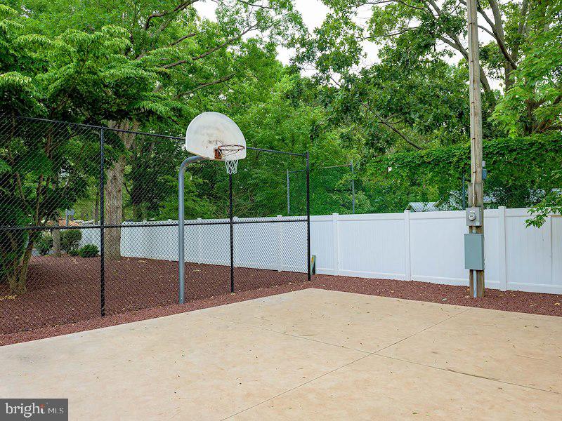 SUN RETREATS REHOBOTH BAY - Residential