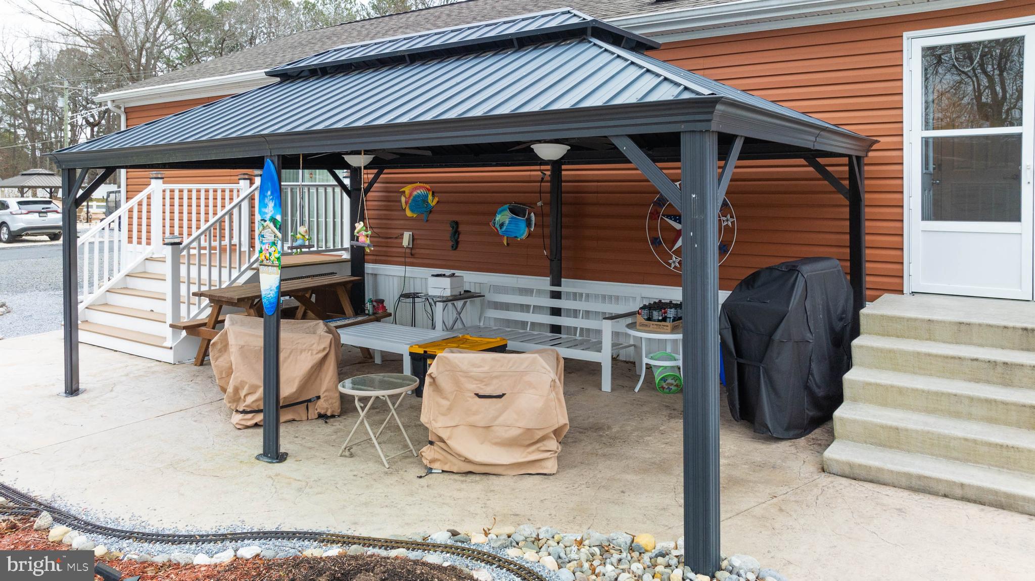 SUN RETREATS REHOBOTH BAY - Residential