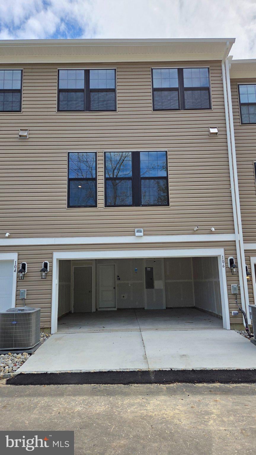 106 SPENCER WAY