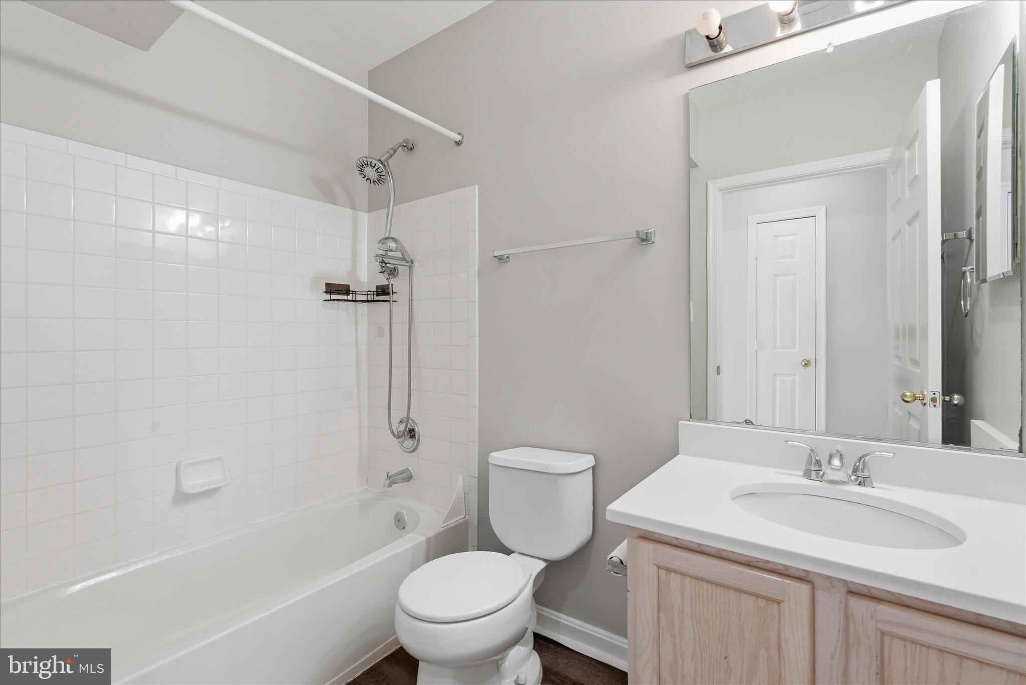 LAKESIDE AT SOUTH RIDING - Residential