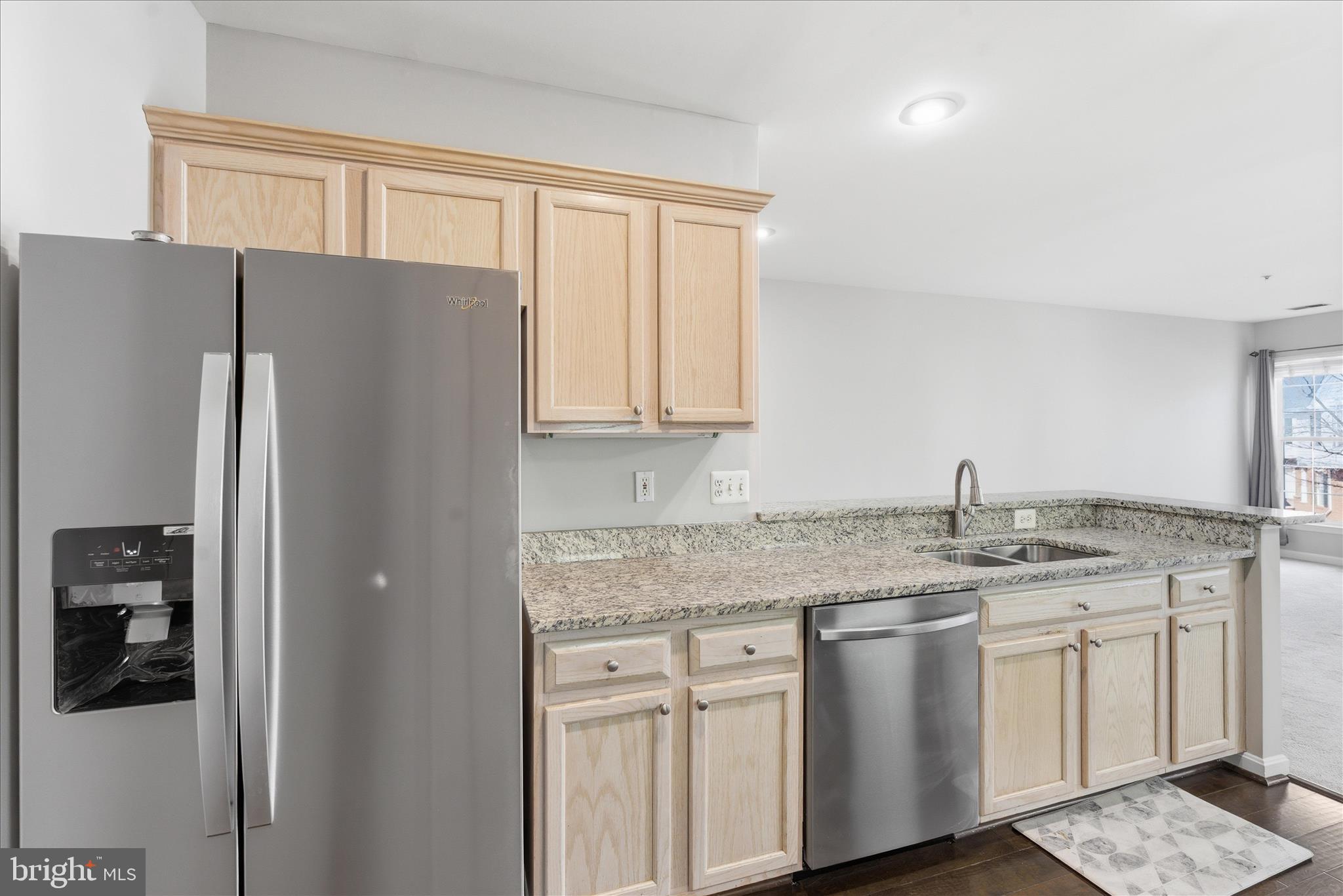 LAKESIDE AT SOUTH RIDING - Residential