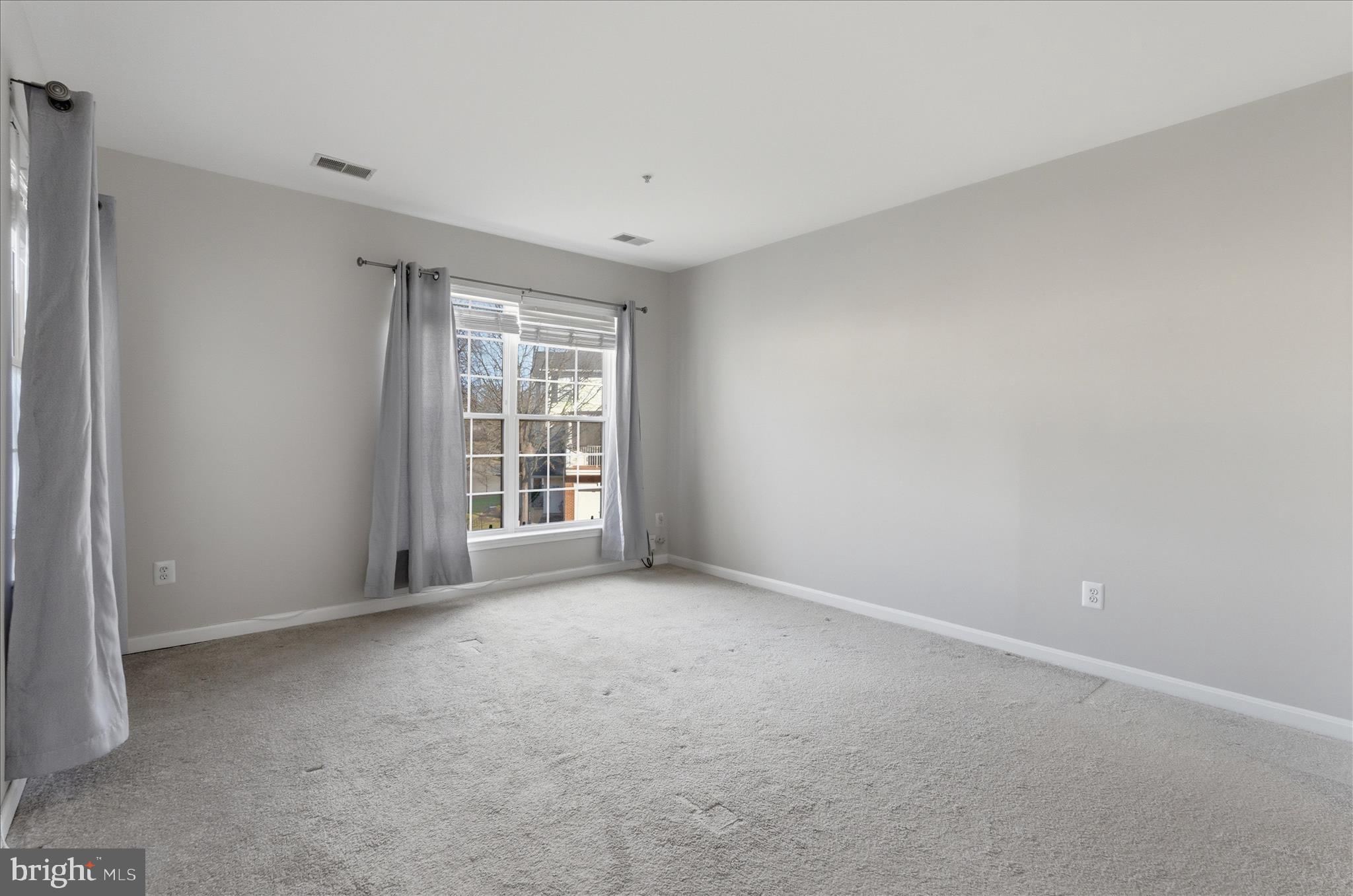 LAKESIDE AT SOUTH RIDING - Residential