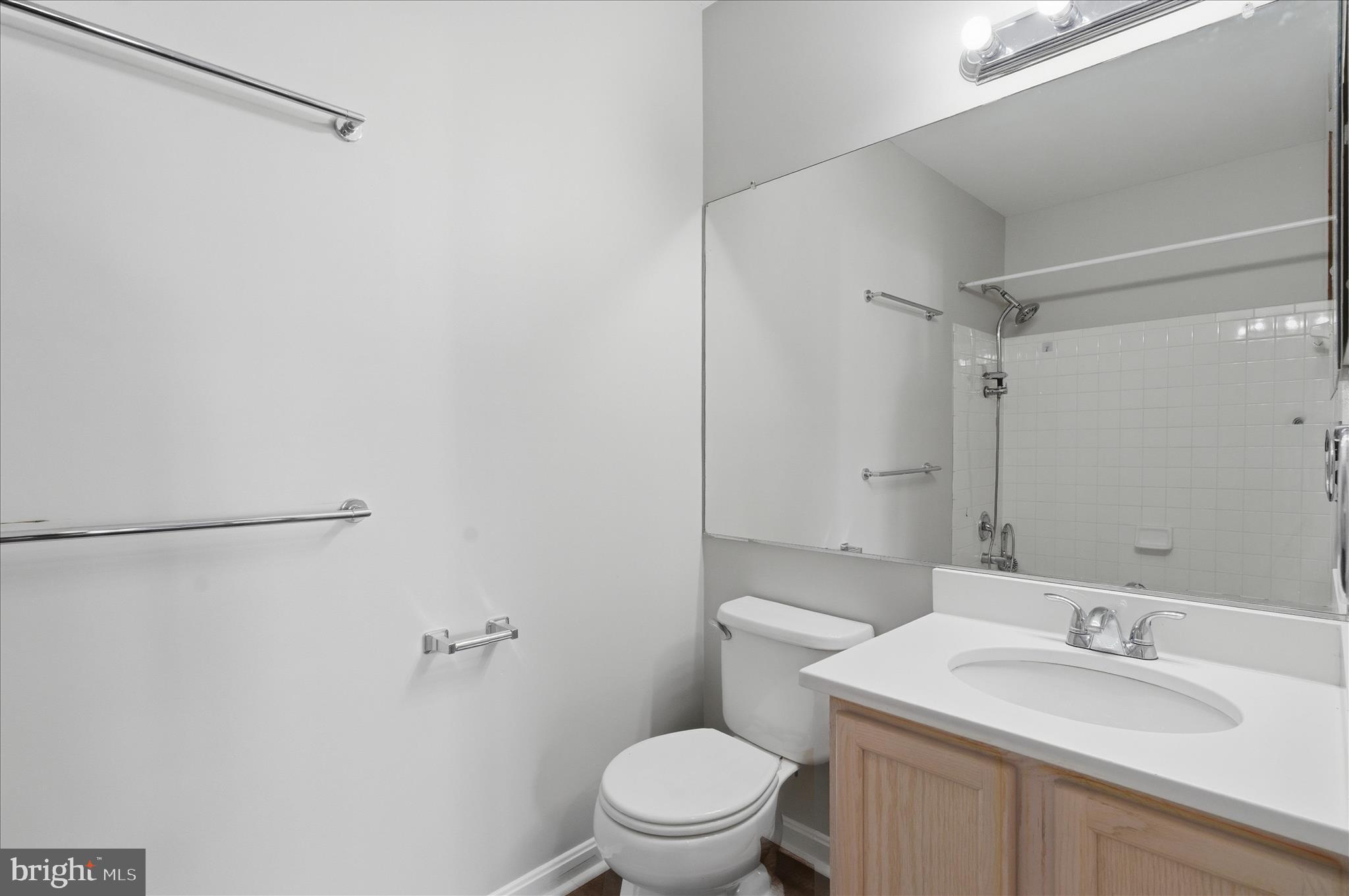 LAKESIDE AT SOUTH RIDING - Residential