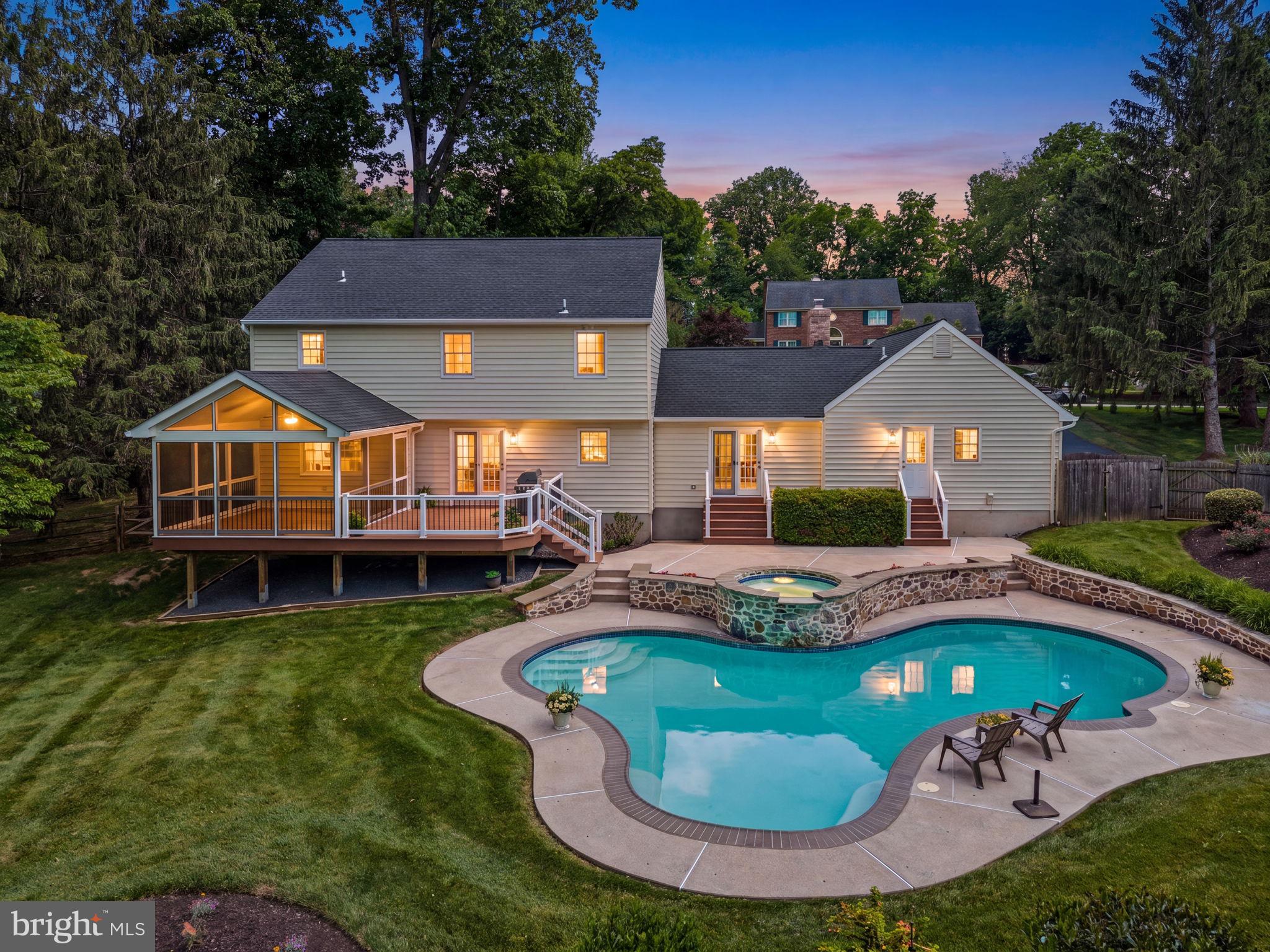 405 SCOFIELD LANE