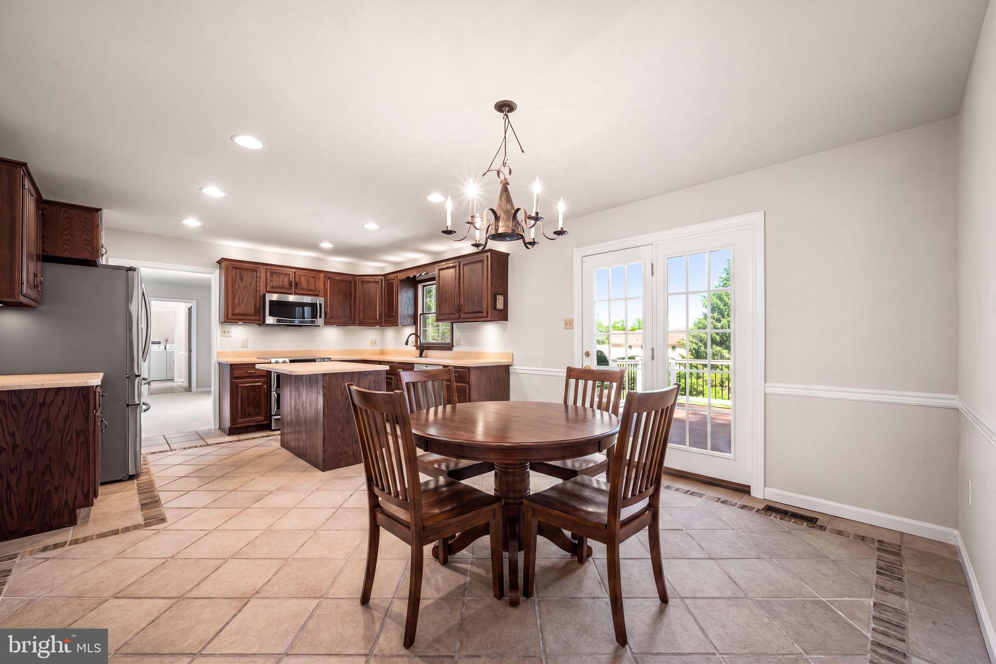 405 SCOFIELD LANE