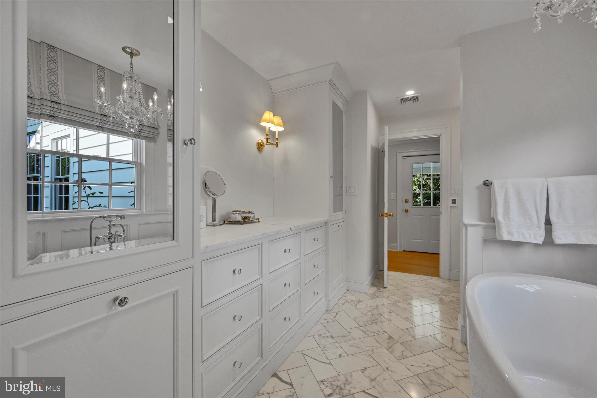 WHITE ACRES - Residential