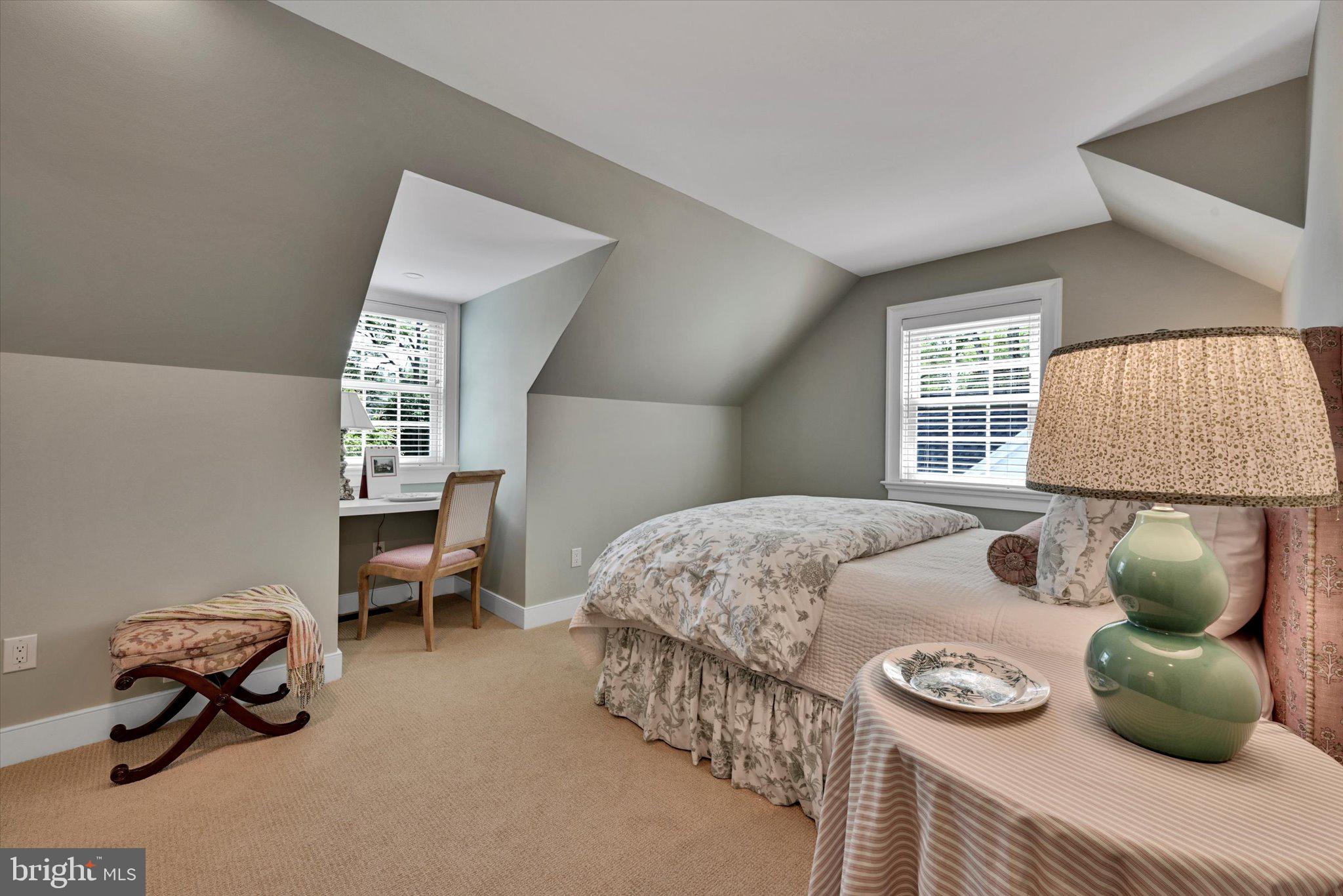 WHITE ACRES - Residential