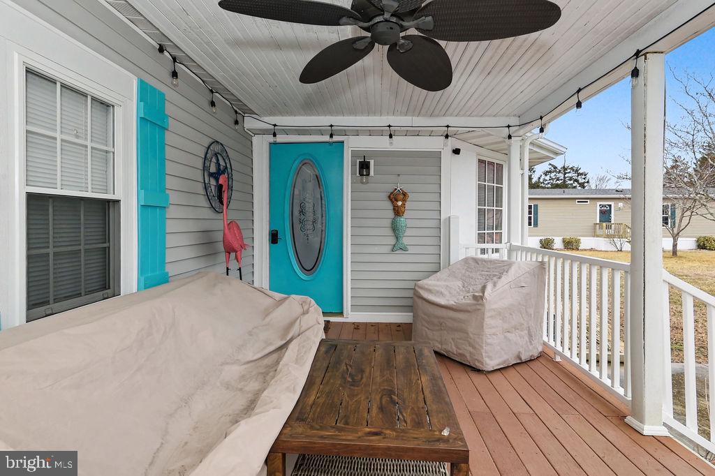 ANGOLA BEACH - Residential