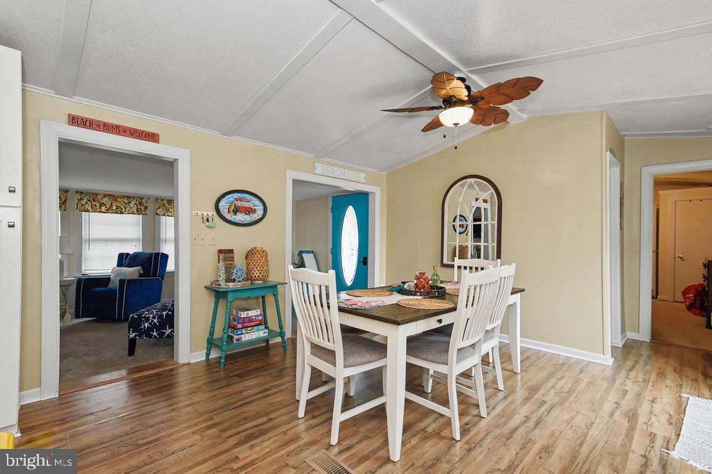 ANGOLA BEACH - Residential