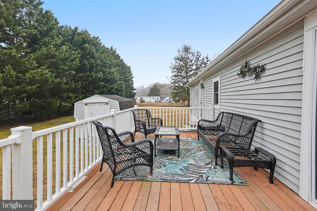 ANGOLA BEACH - Residential